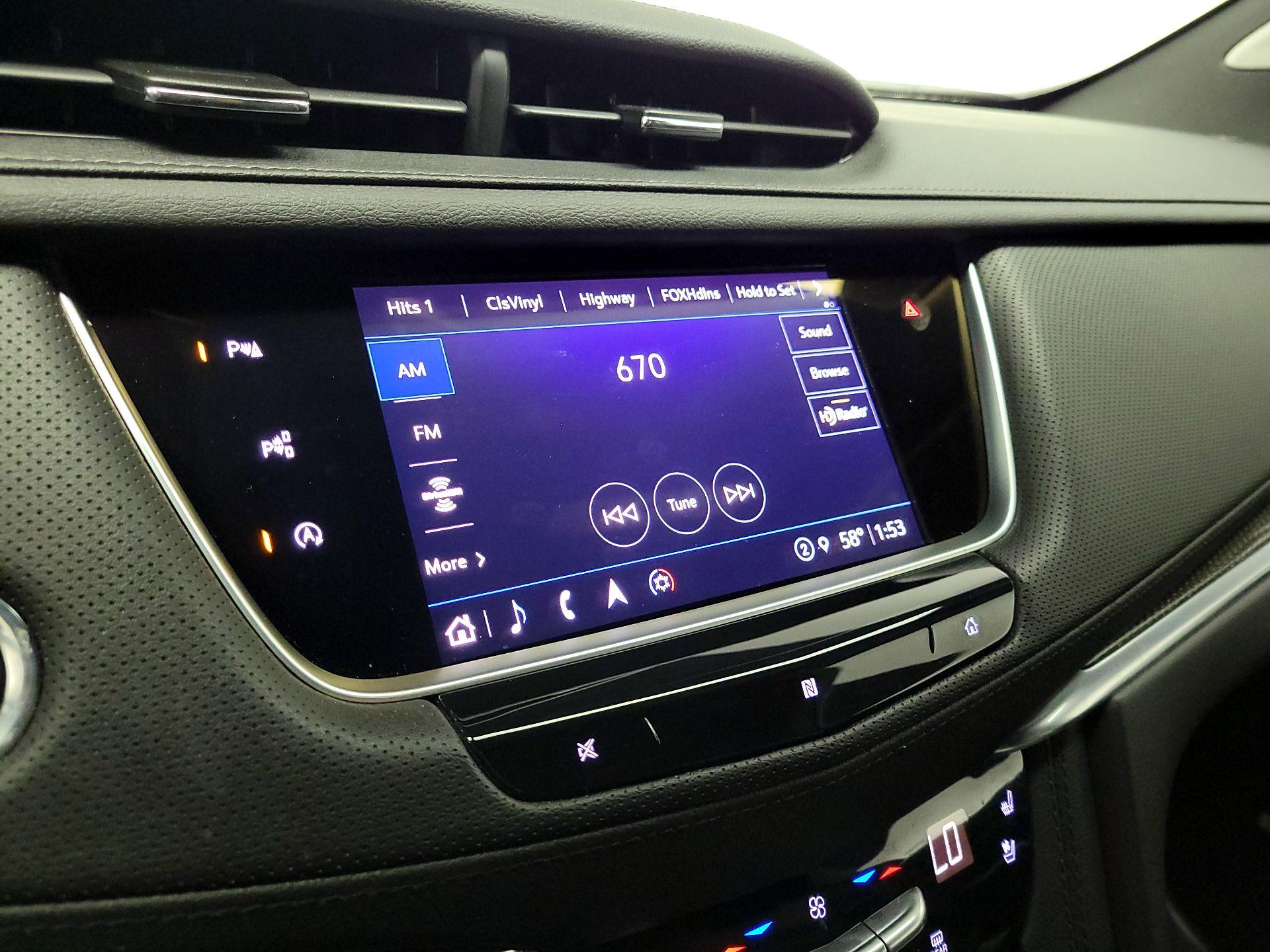 Thumbnail: 2021 Cadillac XT5 - 16