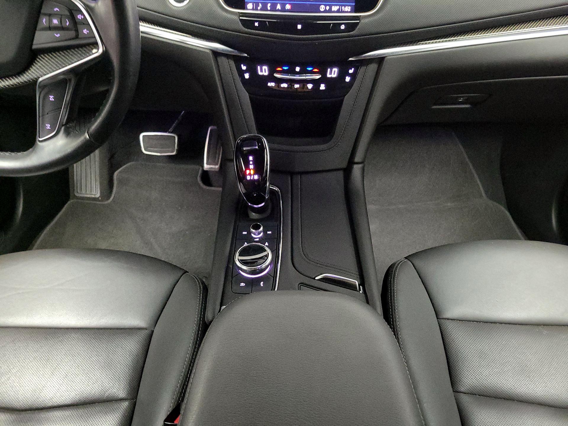 Thumbnail: 2021 Cadillac XT5 - 18