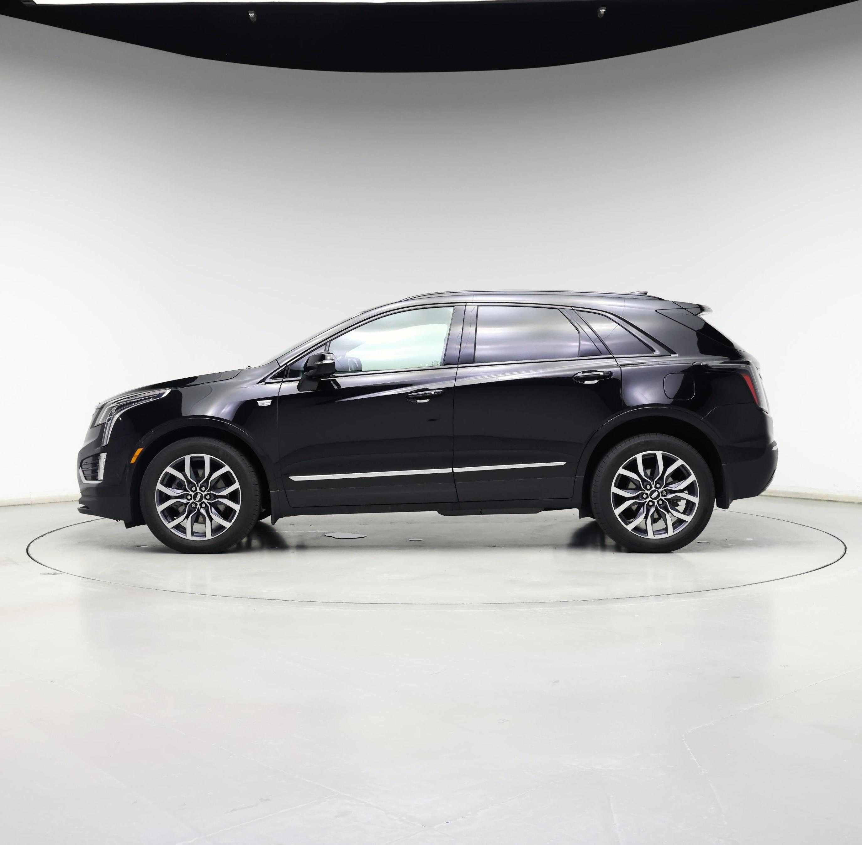 Thumbnail: 2021 Cadillac XT5 - 3