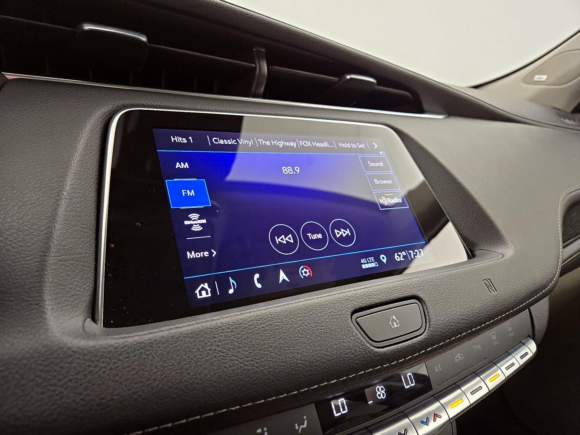 Thumbnail: 2019 Cadillac XT4 - 16