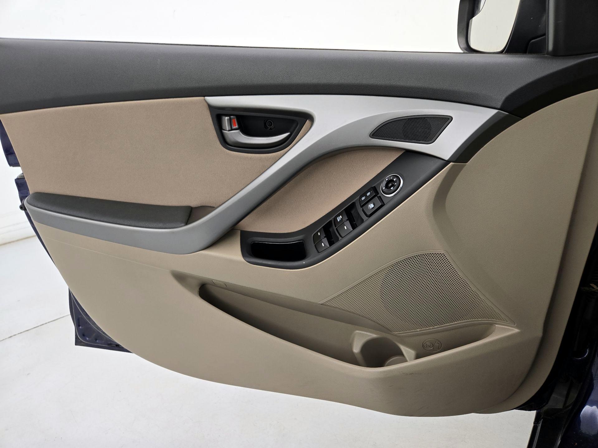 Thumbnail: 2014 Hyundai Elantra - 12