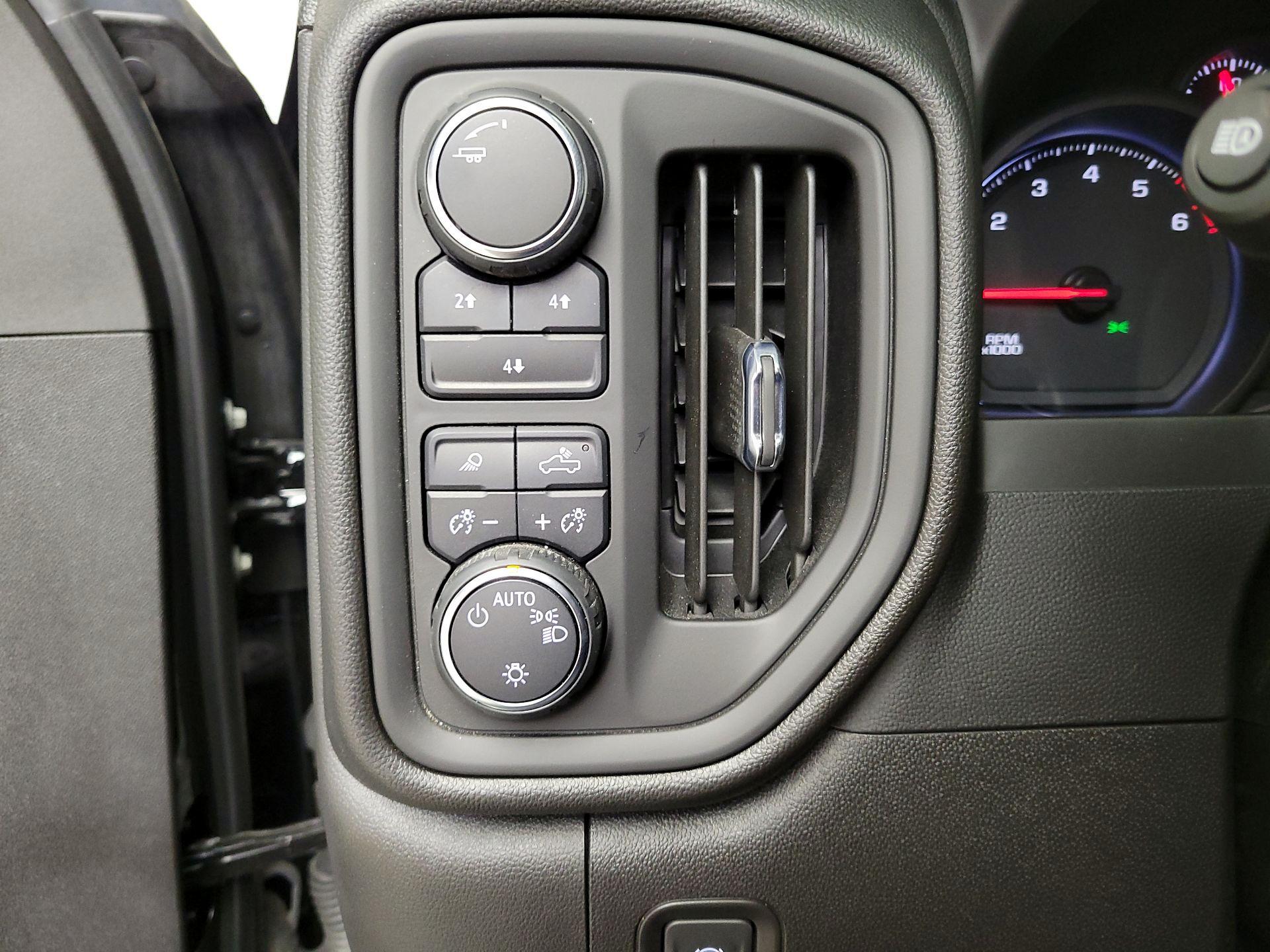 Thumbnail: 2024 Chevrolet Silverado 2500 - 13