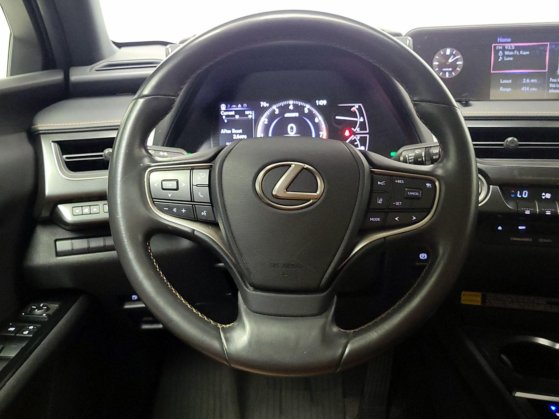 Thumbnail: 2021 Lexus UX - 10