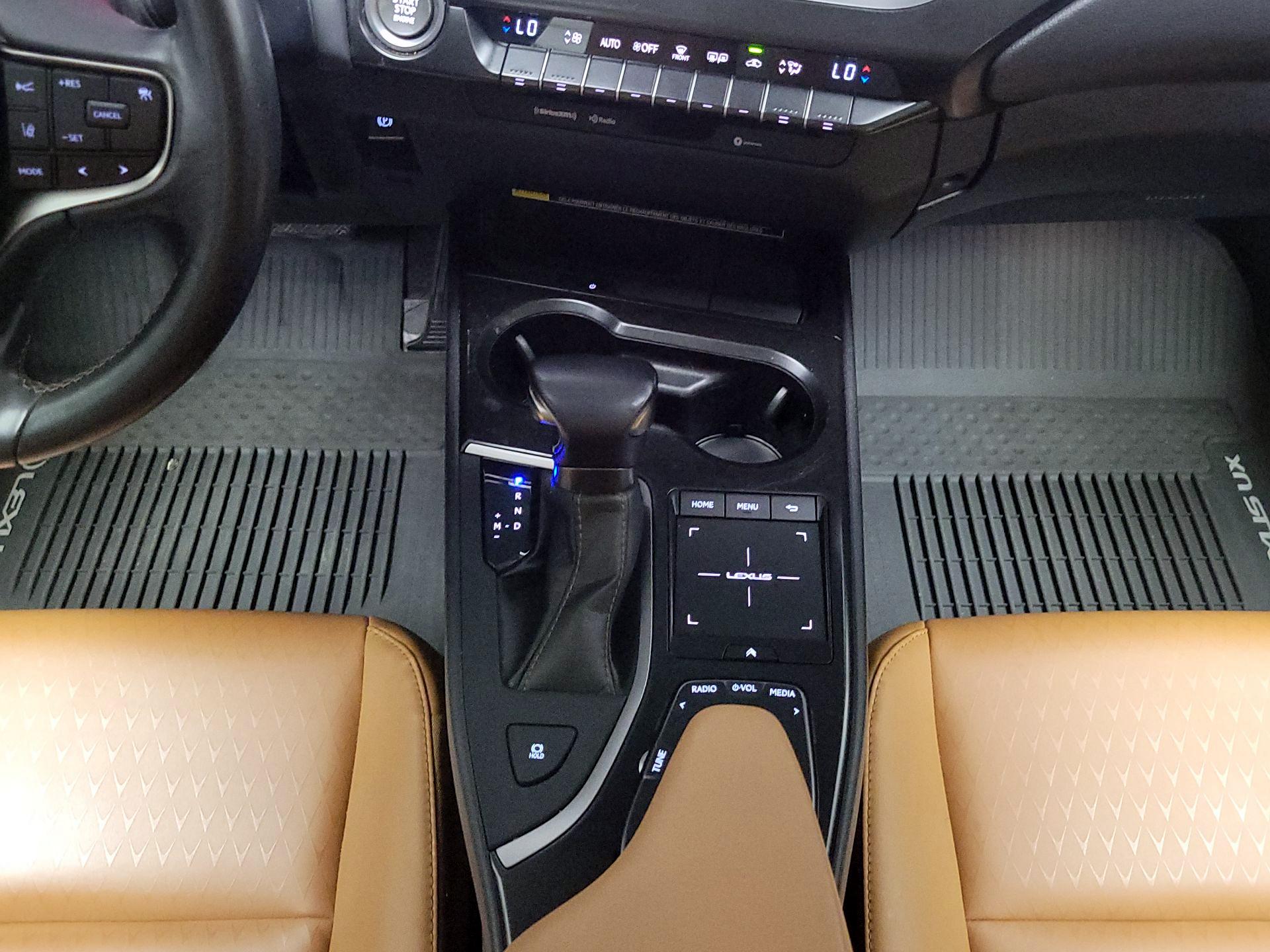 Thumbnail: 2021 Lexus UX - 16
