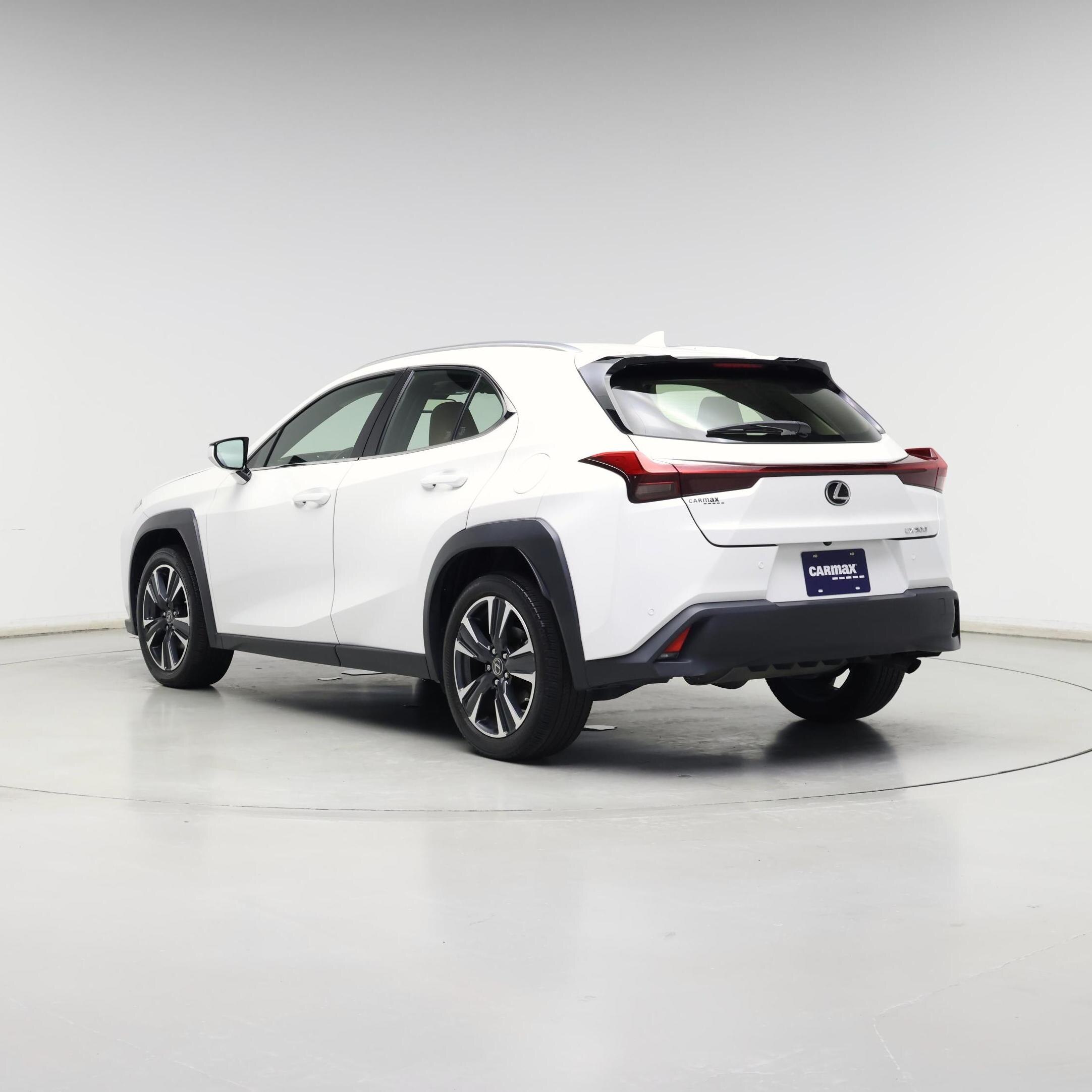 Thumbnail: 2021 Lexus UX - 2