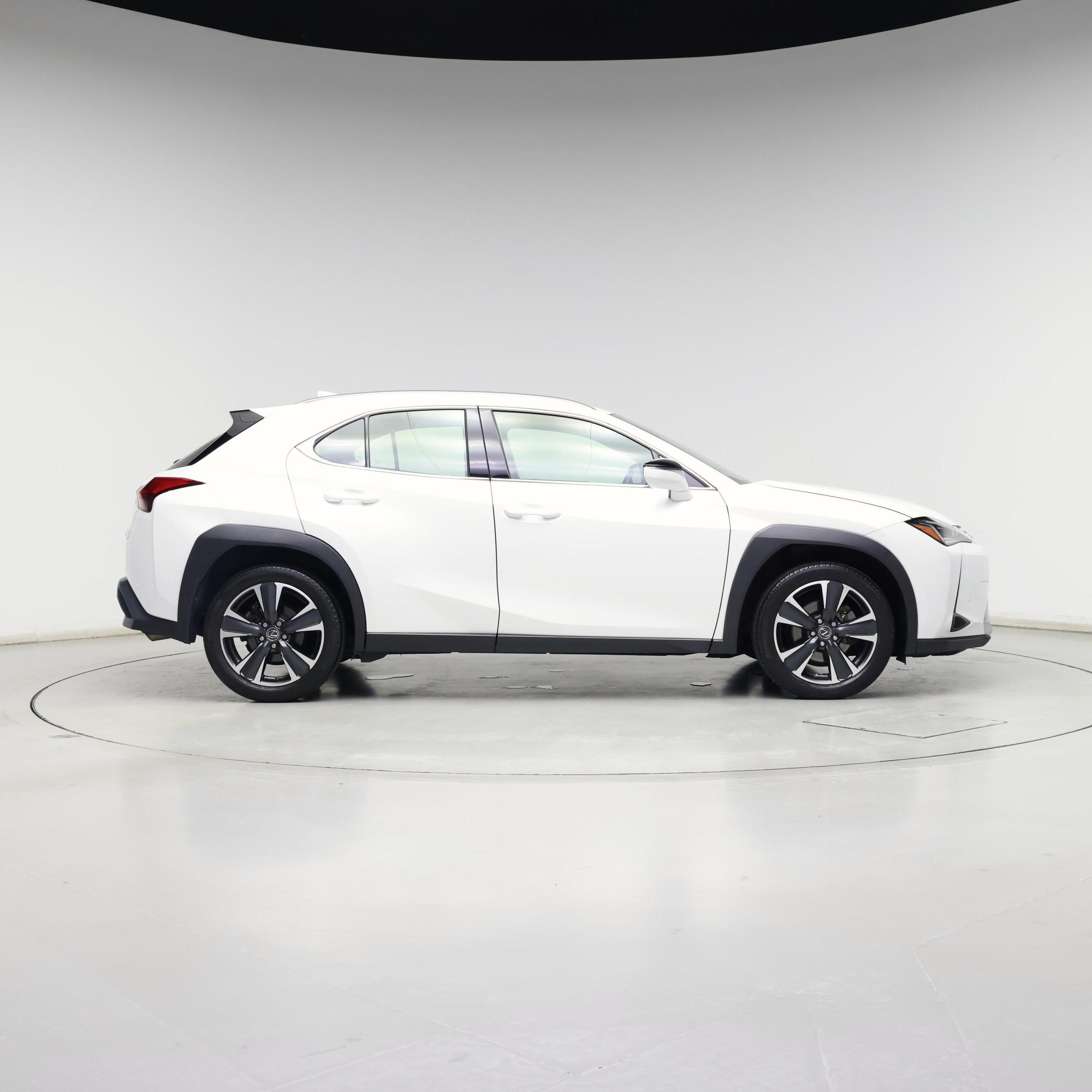 Thumbnail: 2021 Lexus UX - 7
