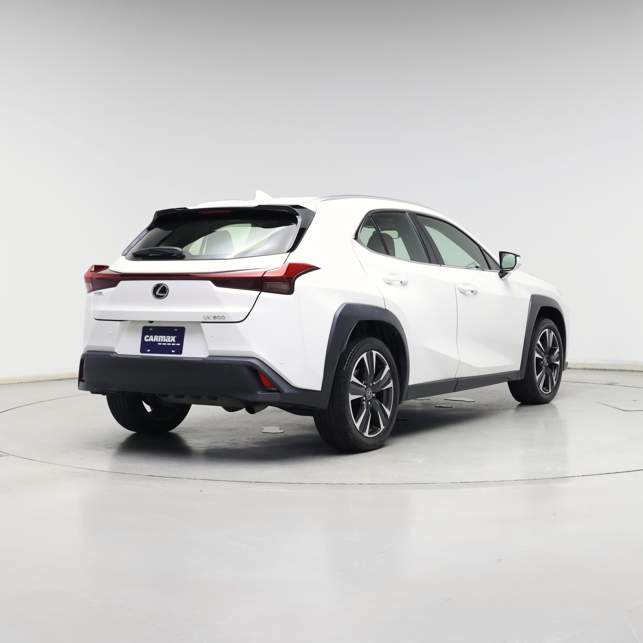 Thumbnail: 2021 Lexus UX - 8