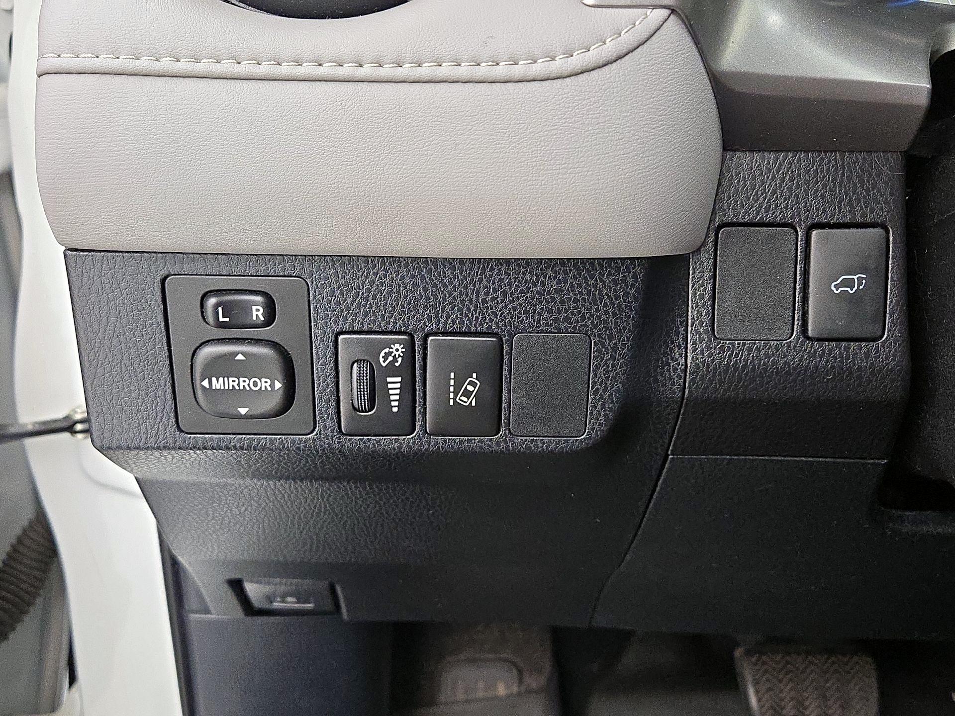 Thumbnail: 2017 Toyota RAV4 - 13