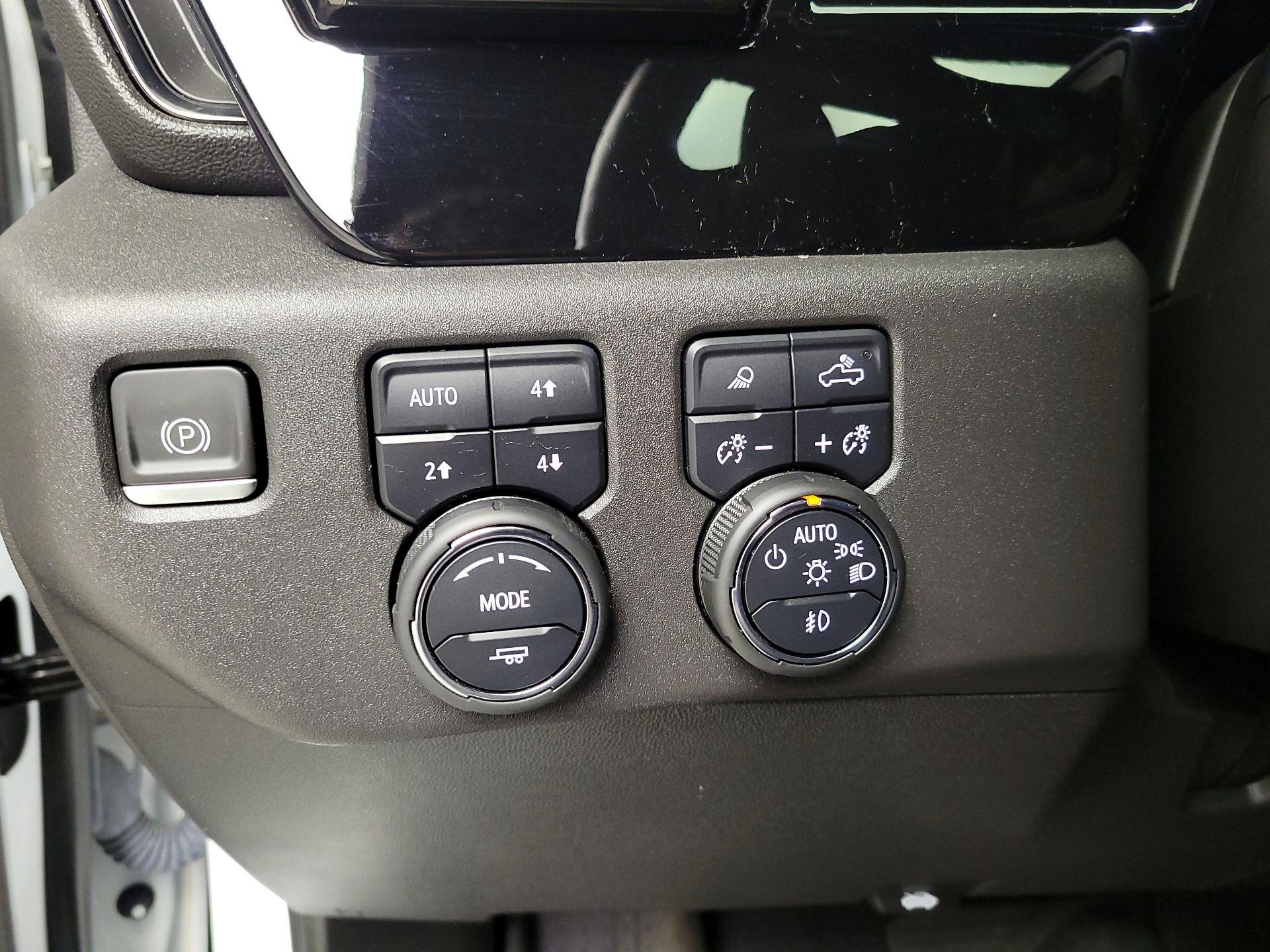 Thumbnail: 2023 Chevrolet Silverado 1500 - 13
