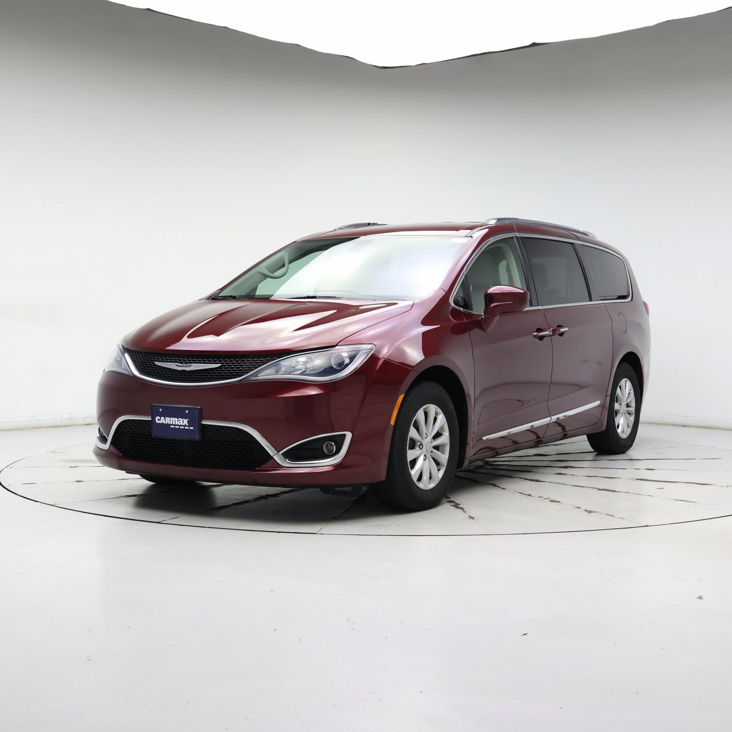 Thumbnail: 2018 Chrysler Pacifica - 4