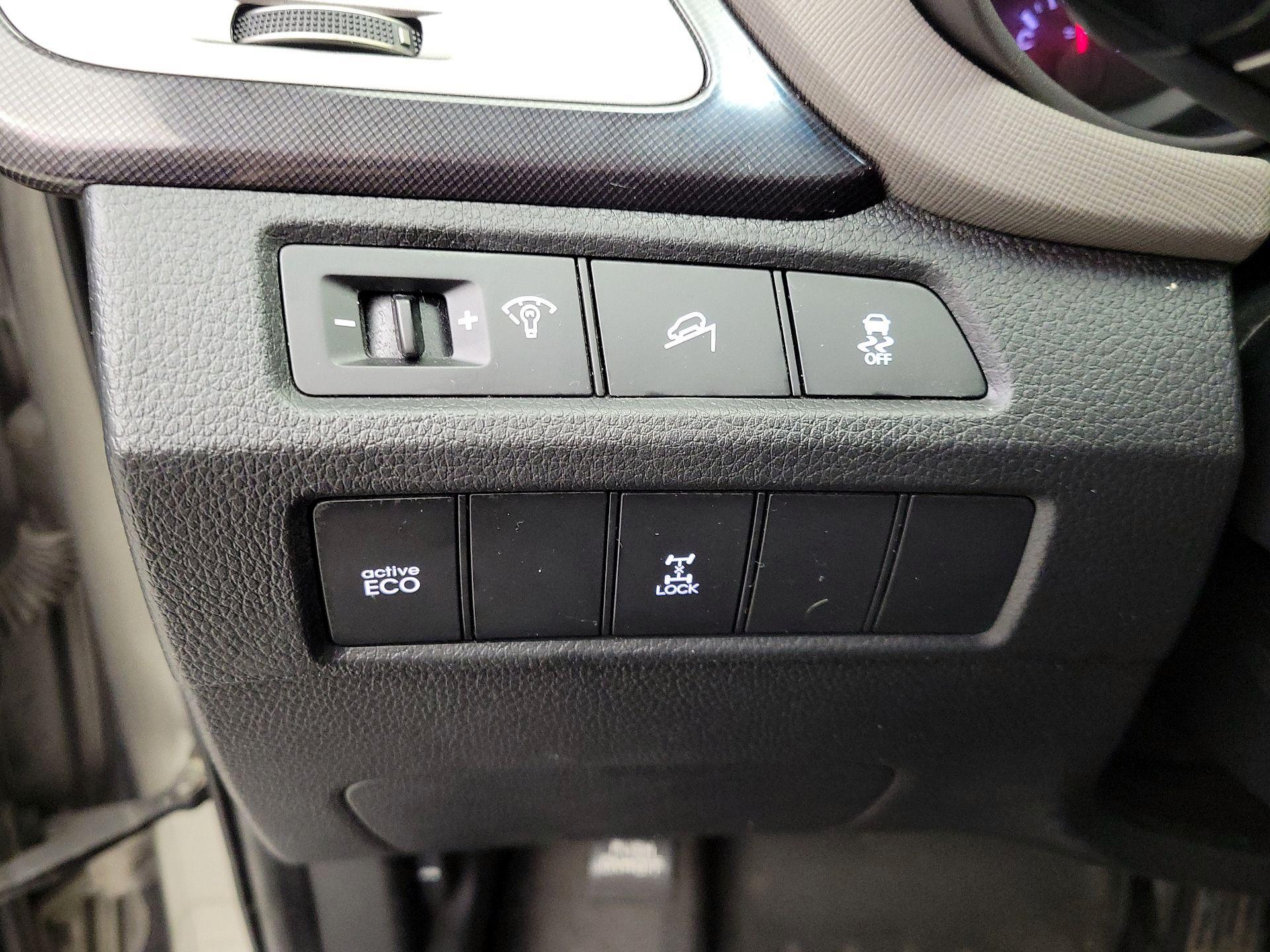 Thumbnail: 2014 Hyundai Santa Fe - 13