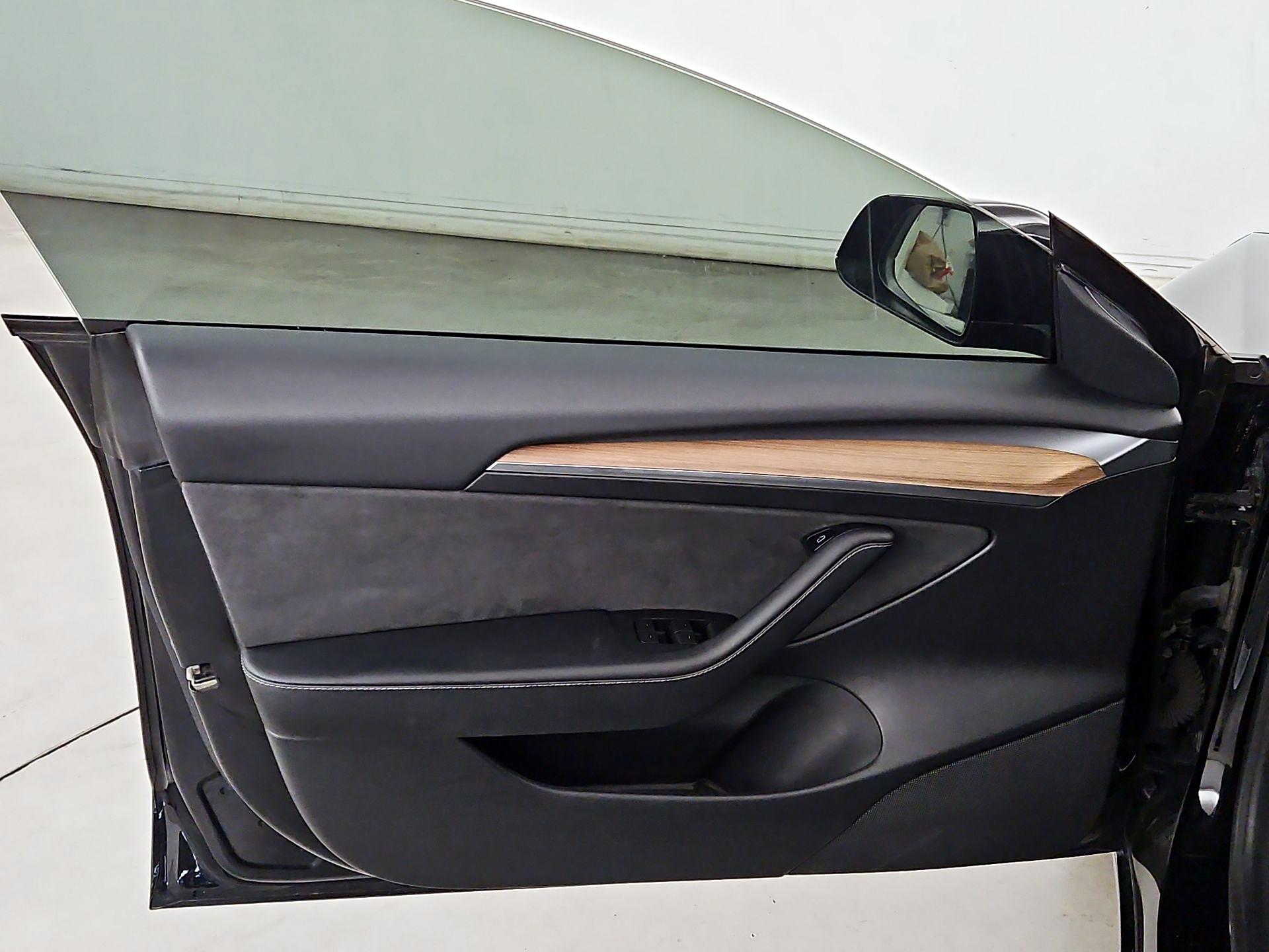 Thumbnail: 2021 Tesla Model 3 - 12