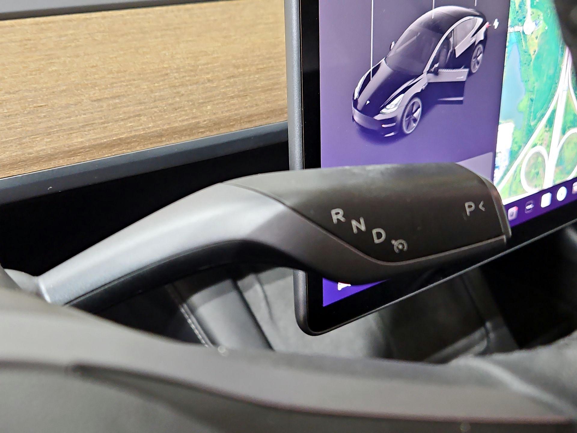 Thumbnail: 2021 Tesla Model 3 - 17