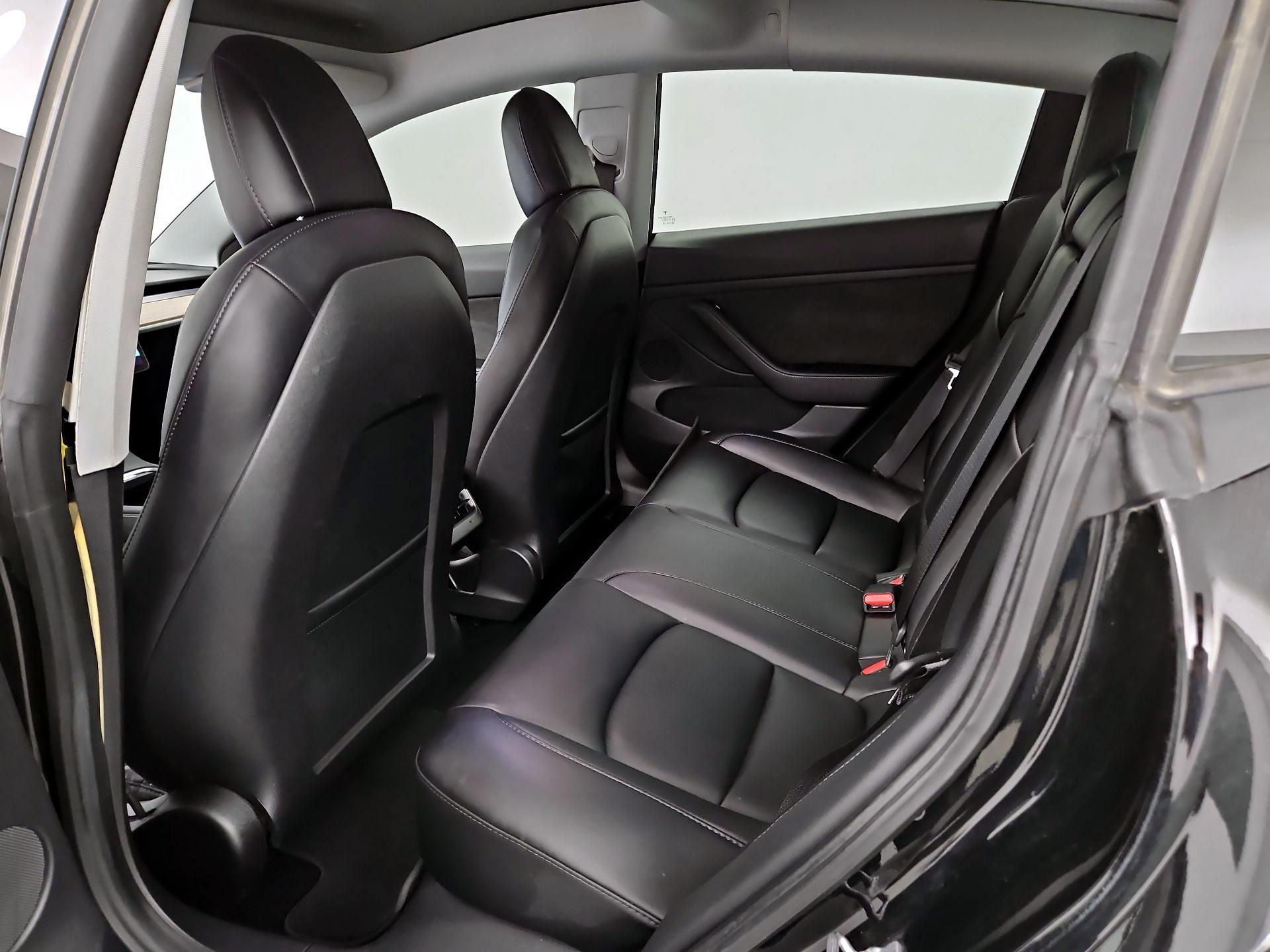 Thumbnail: 2021 Tesla Model 3 - 19