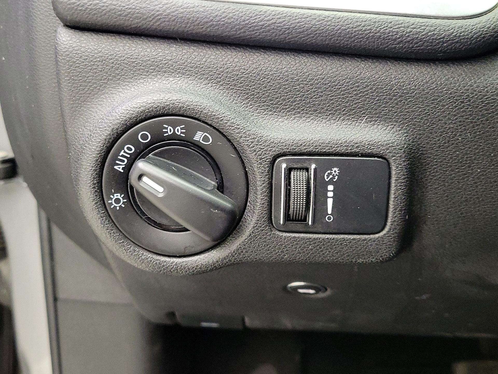 Thumbnail: 2016 Dodge Dart - 13