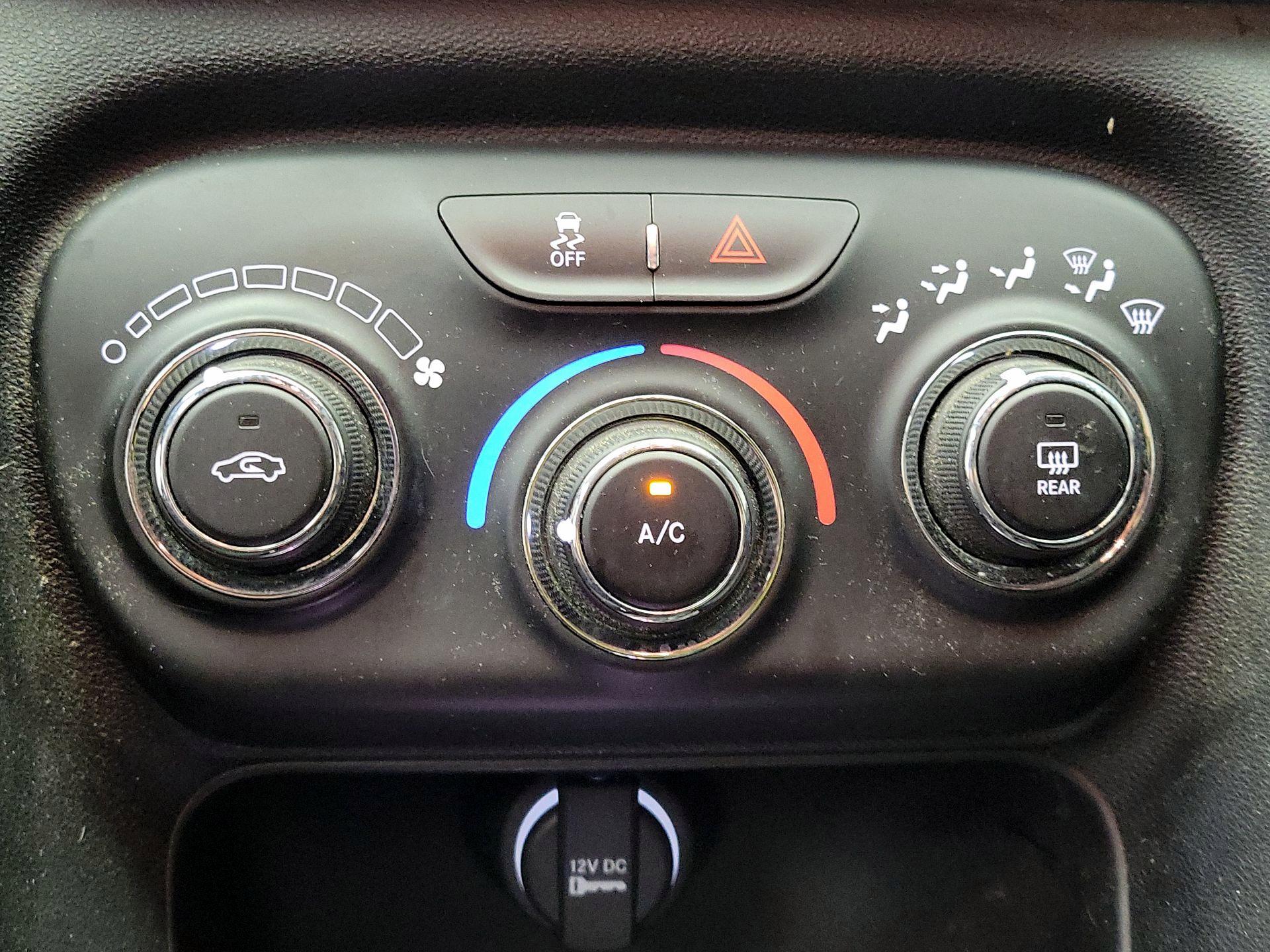Thumbnail: 2016 Dodge Dart - 15