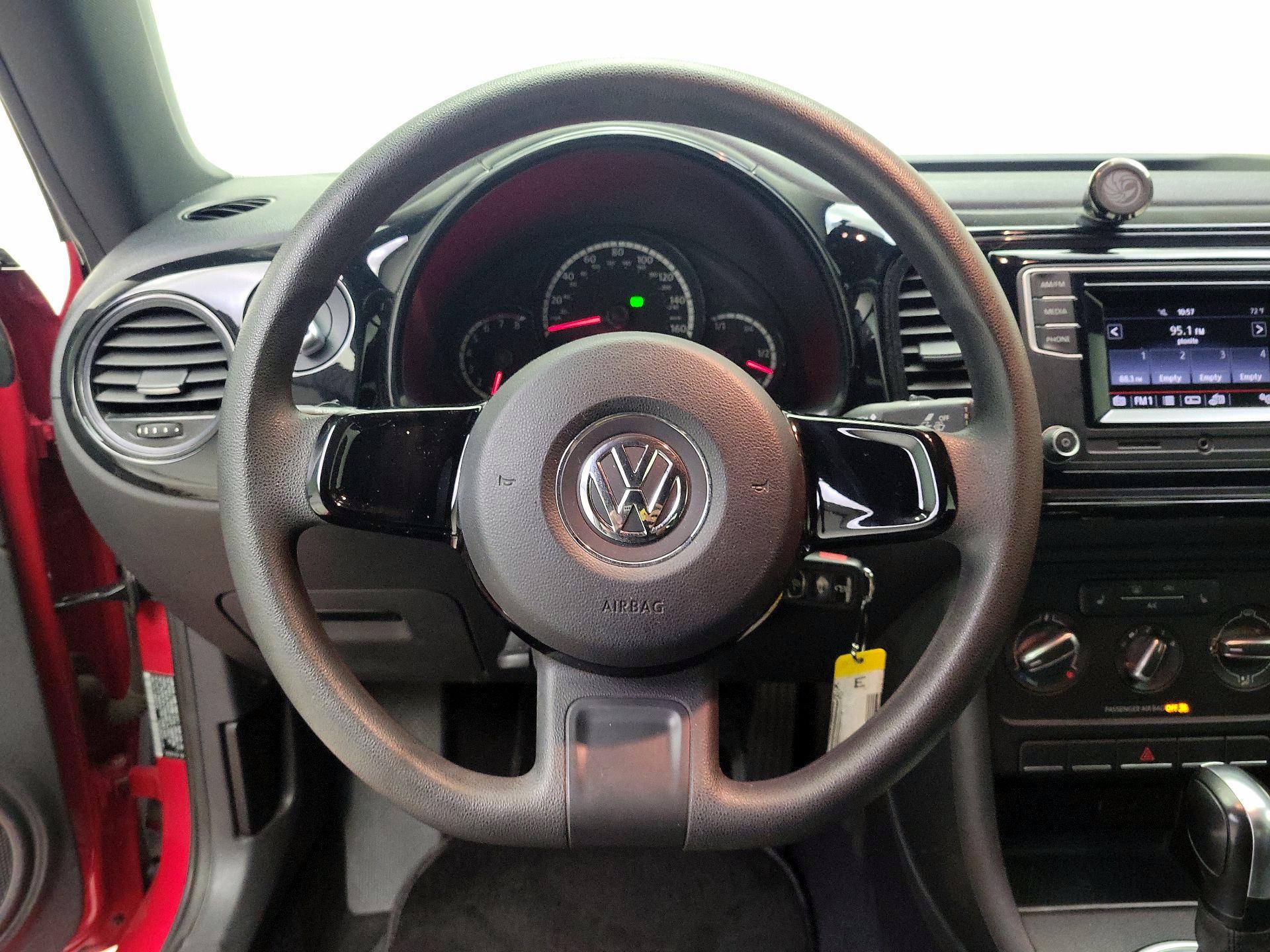 Thumbnail: 2016 Volkswagen Beetle - 10