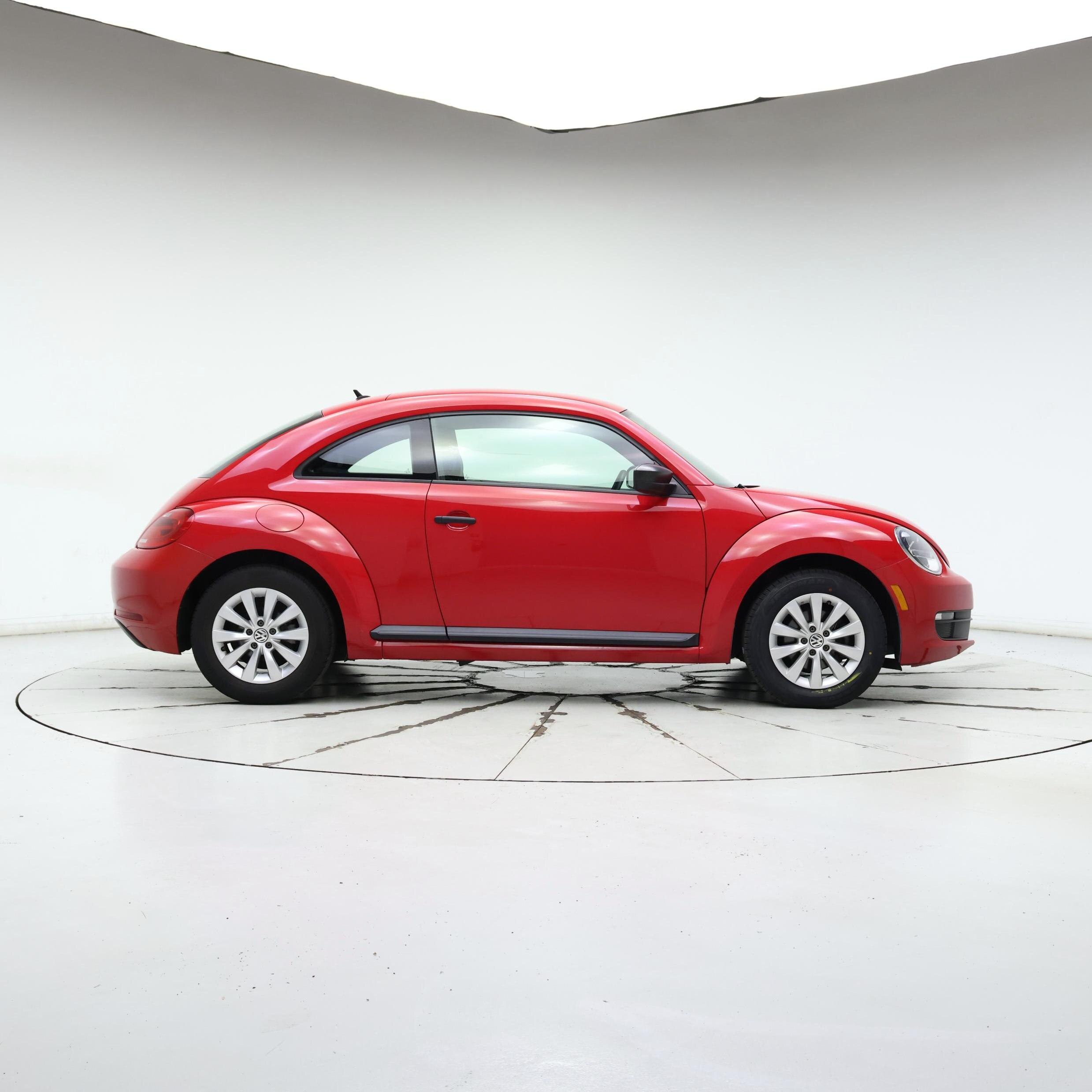 Thumbnail: 2016 Volkswagen Beetle - 7