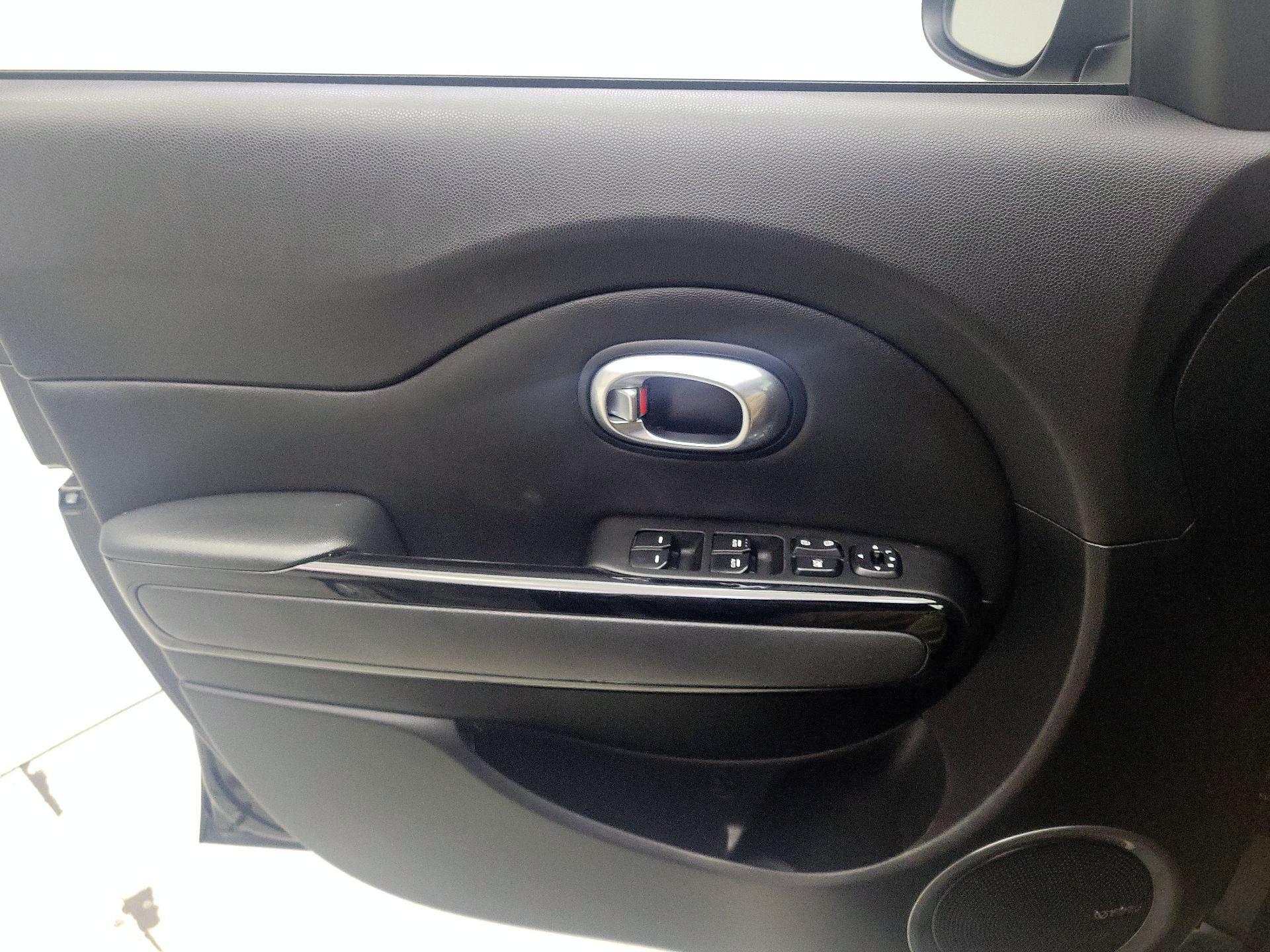 Thumbnail: 2015 Kia Soul - 12
