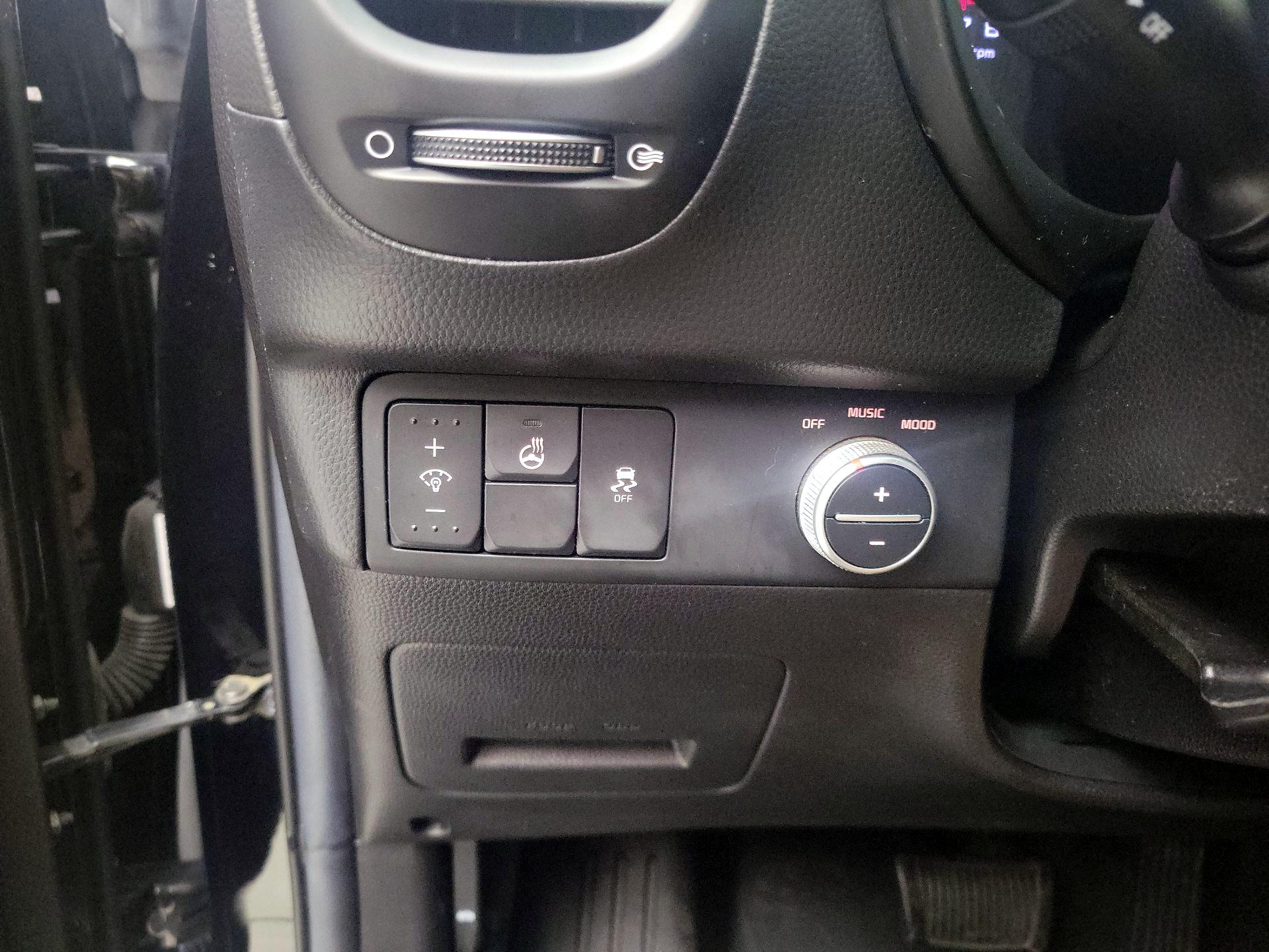 Thumbnail: 2015 Kia Soul - 13