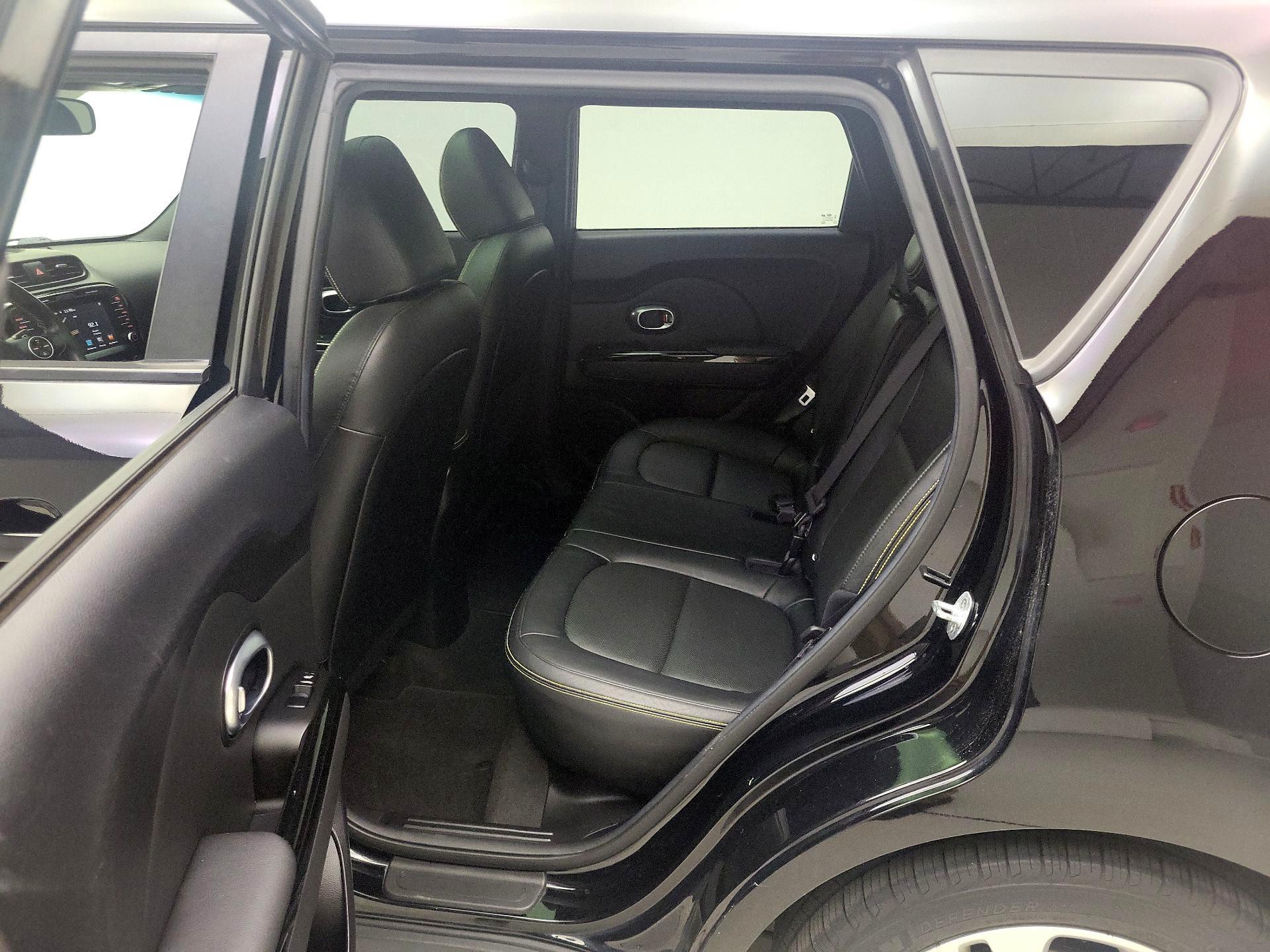 Thumbnail: 2015 Kia Soul - 20