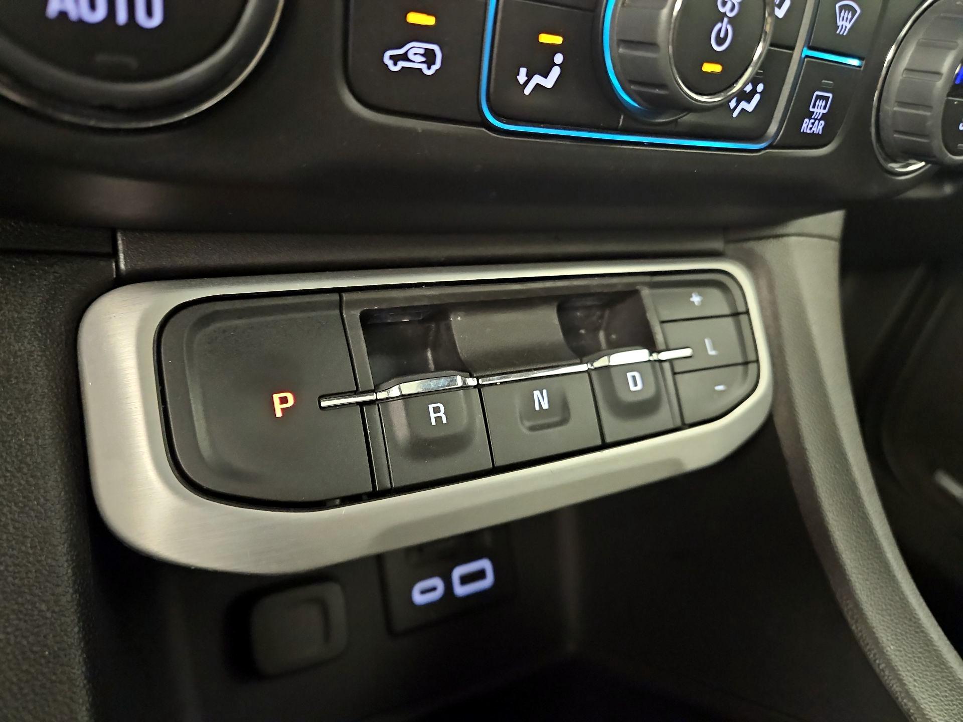 Thumbnail: 2023 GMC Acadia - 18