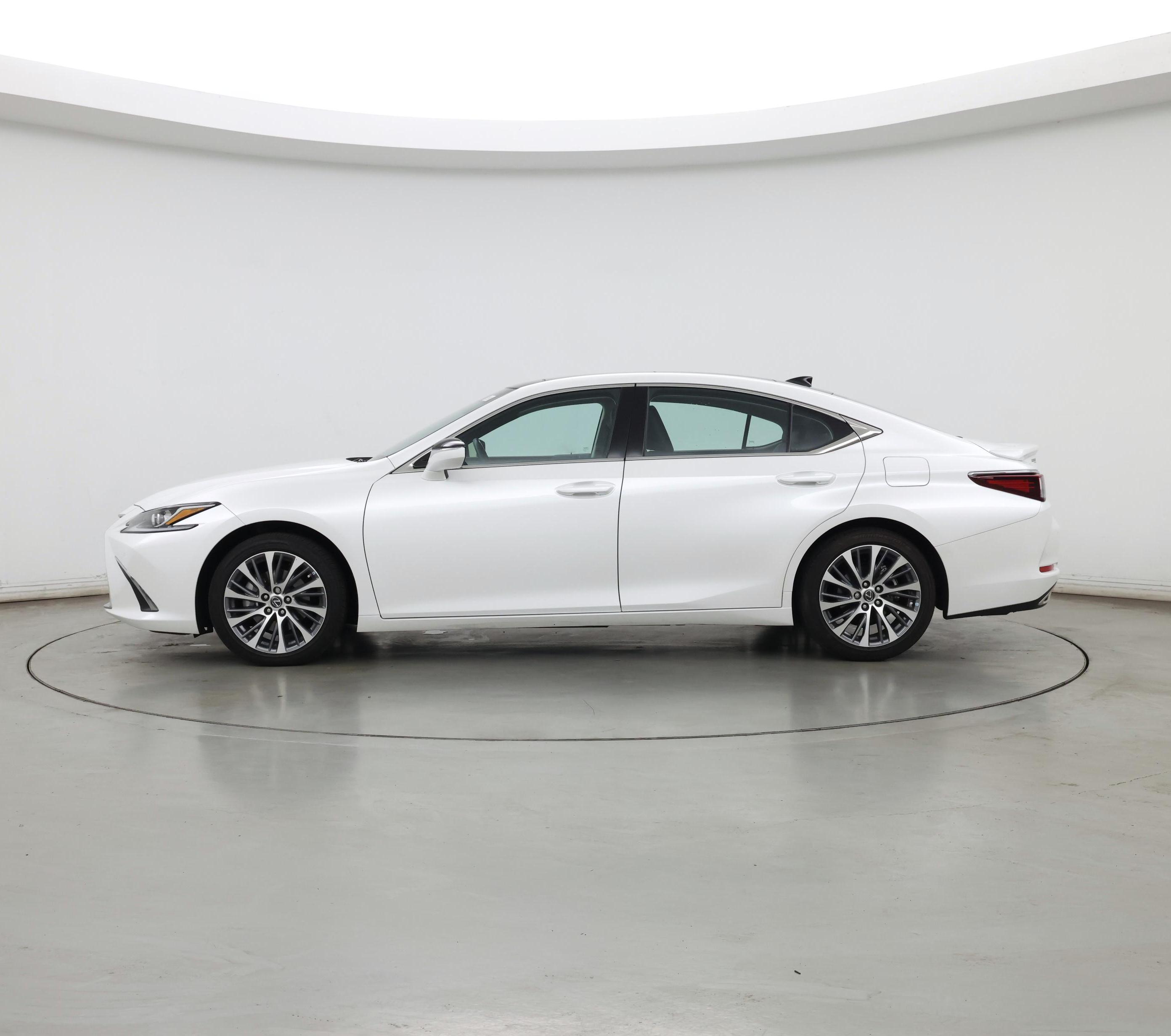 Thumbnail: 2021 Lexus ES - 3