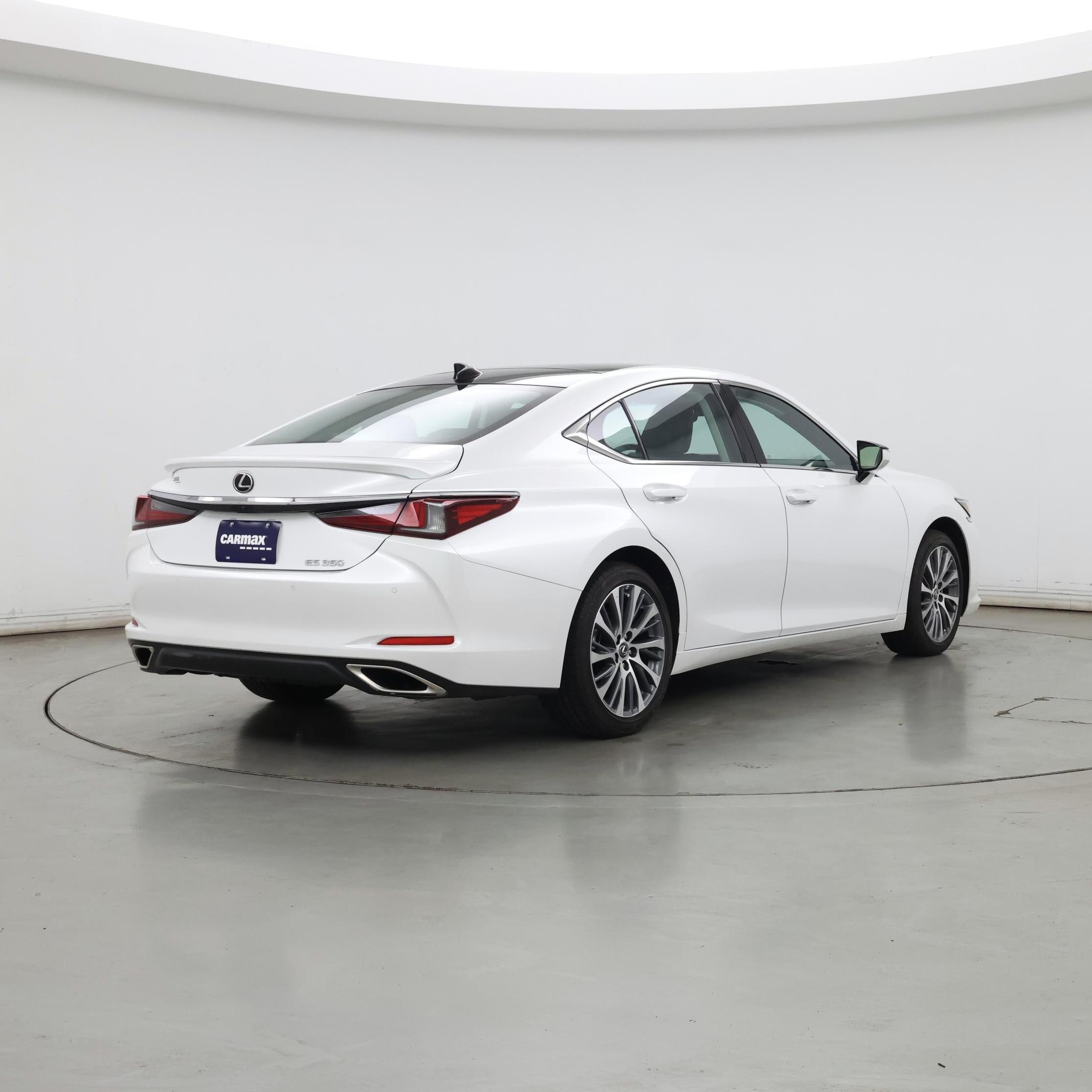 Thumbnail: 2021 Lexus ES - 8