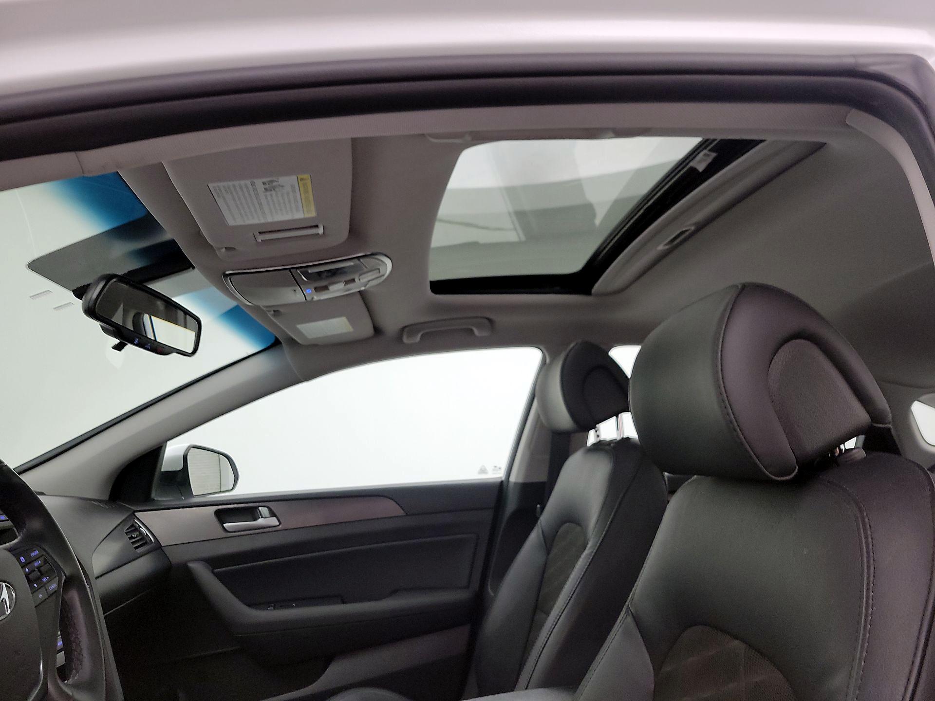 Thumbnail: 2017 Hyundai Sonata - 17