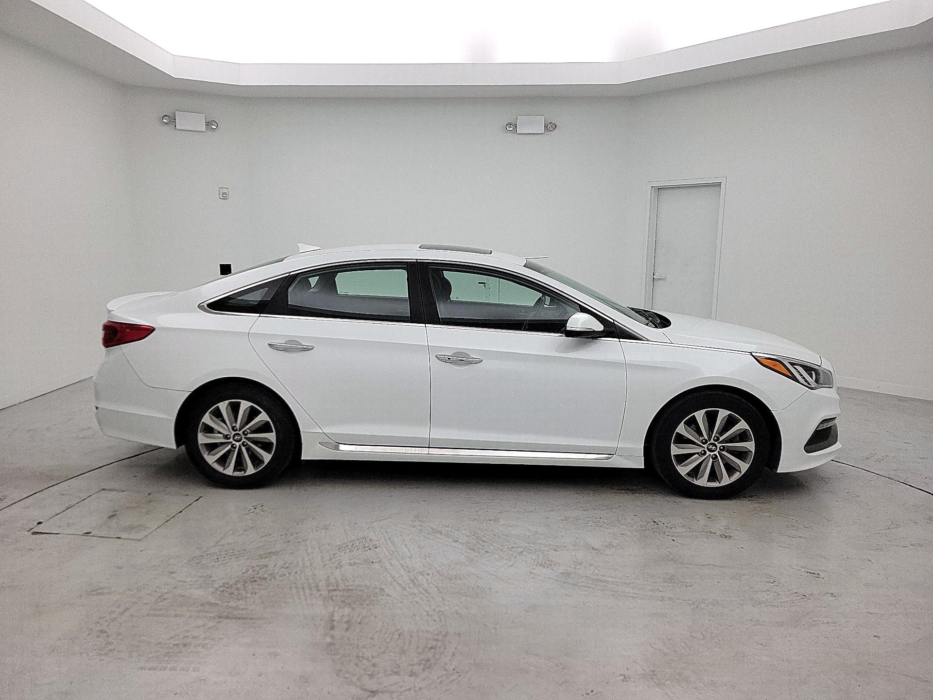 Thumbnail: 2017 Hyundai Sonata - 4