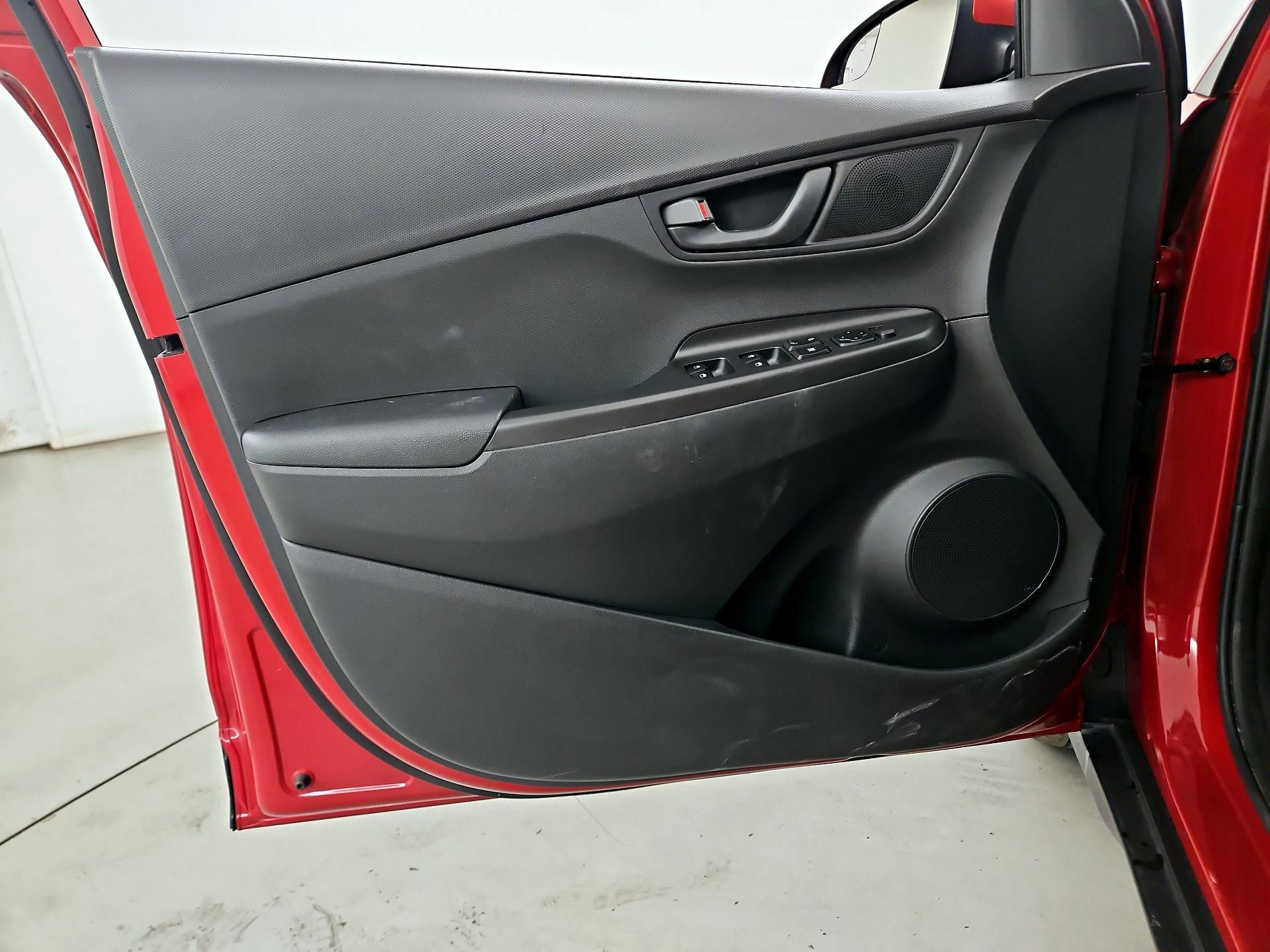 Thumbnail: 2020 Hyundai Kona - 12