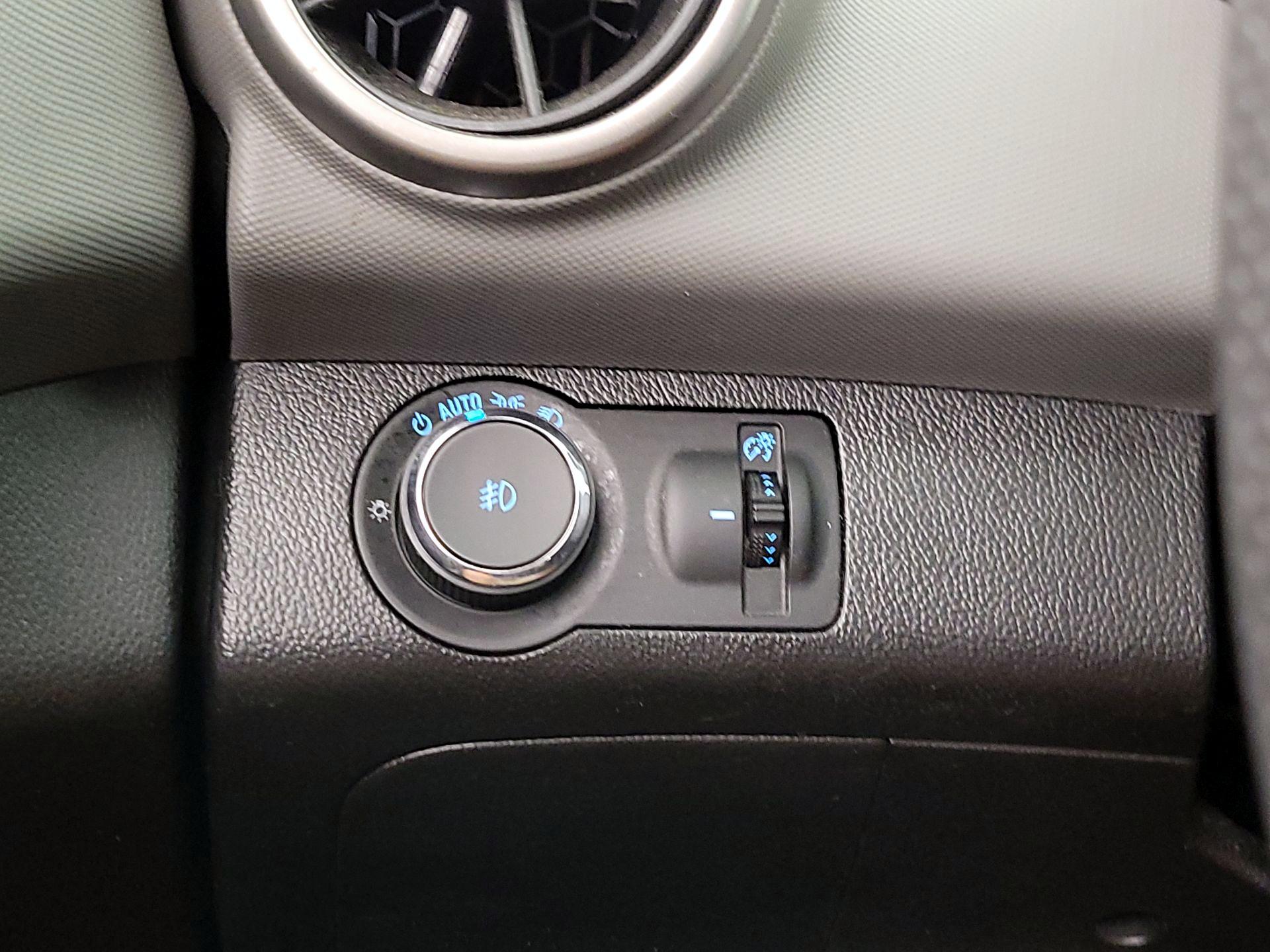 Thumbnail: 2016 Chevrolet Sonic - 13