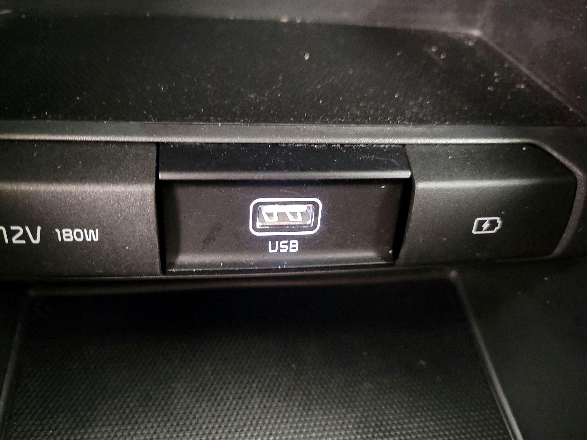 Thumbnail: 2020 Kia Telluride - 18