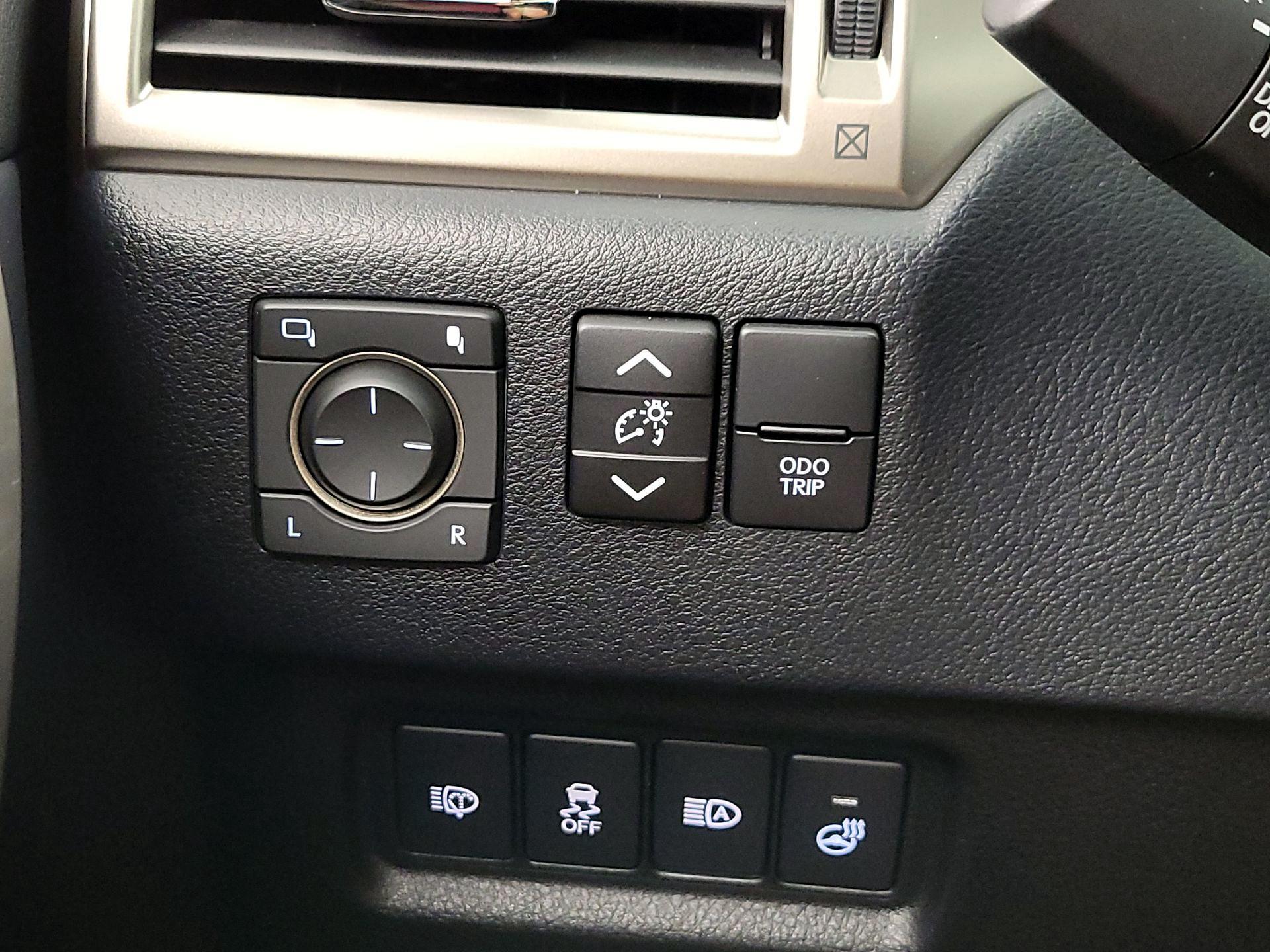 Thumbnail: 2021 Lexus GX - 13