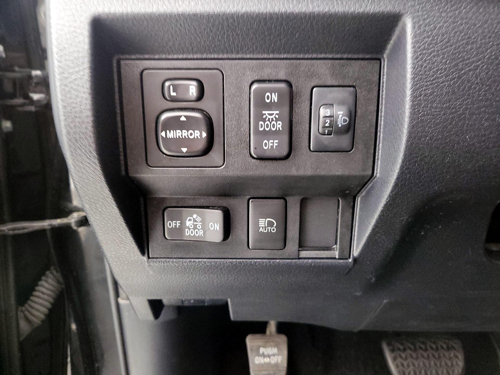 Thumbnail: 2019 Toyota Tundra - 13