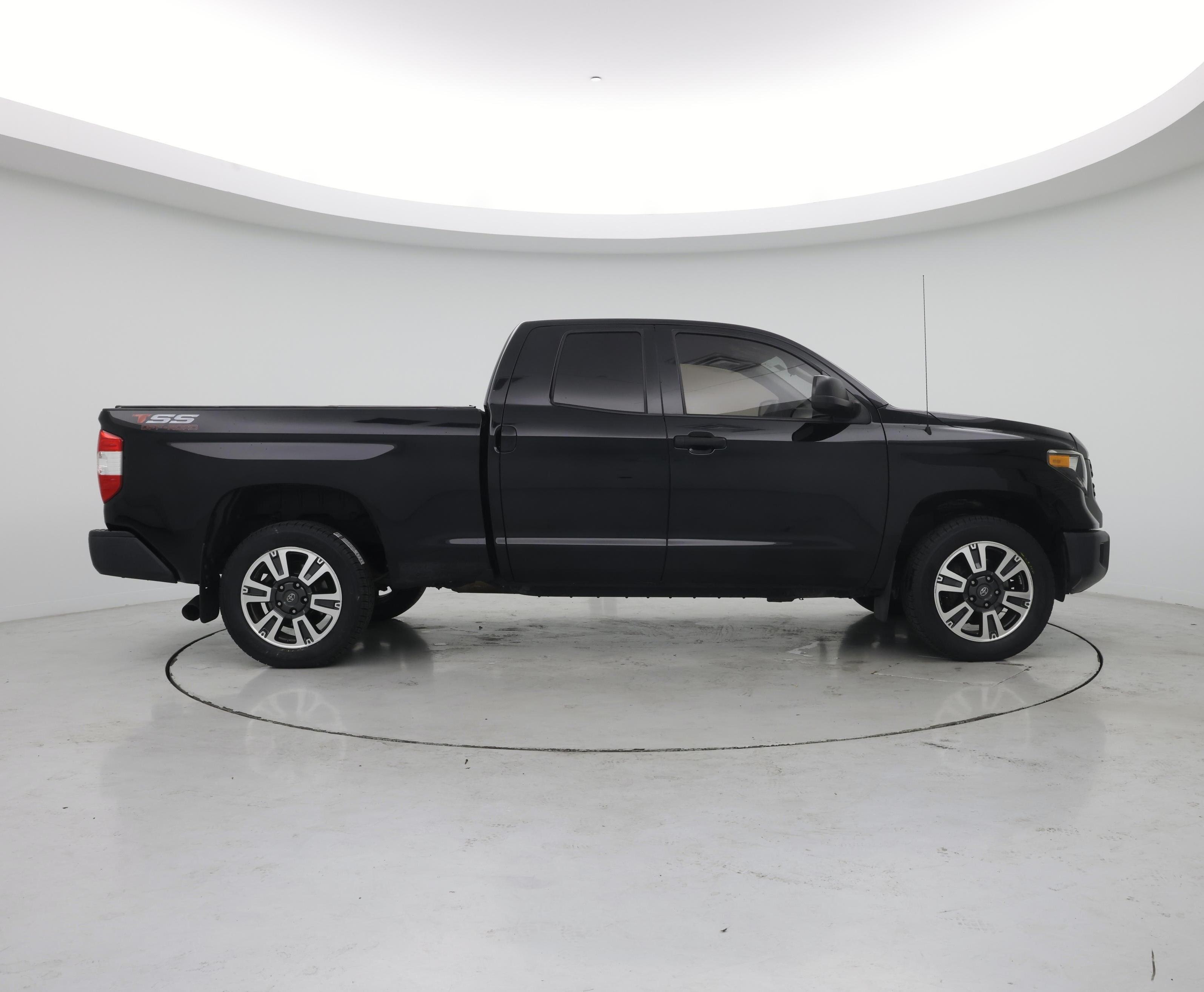 Thumbnail: 2019 Toyota Tundra - 7