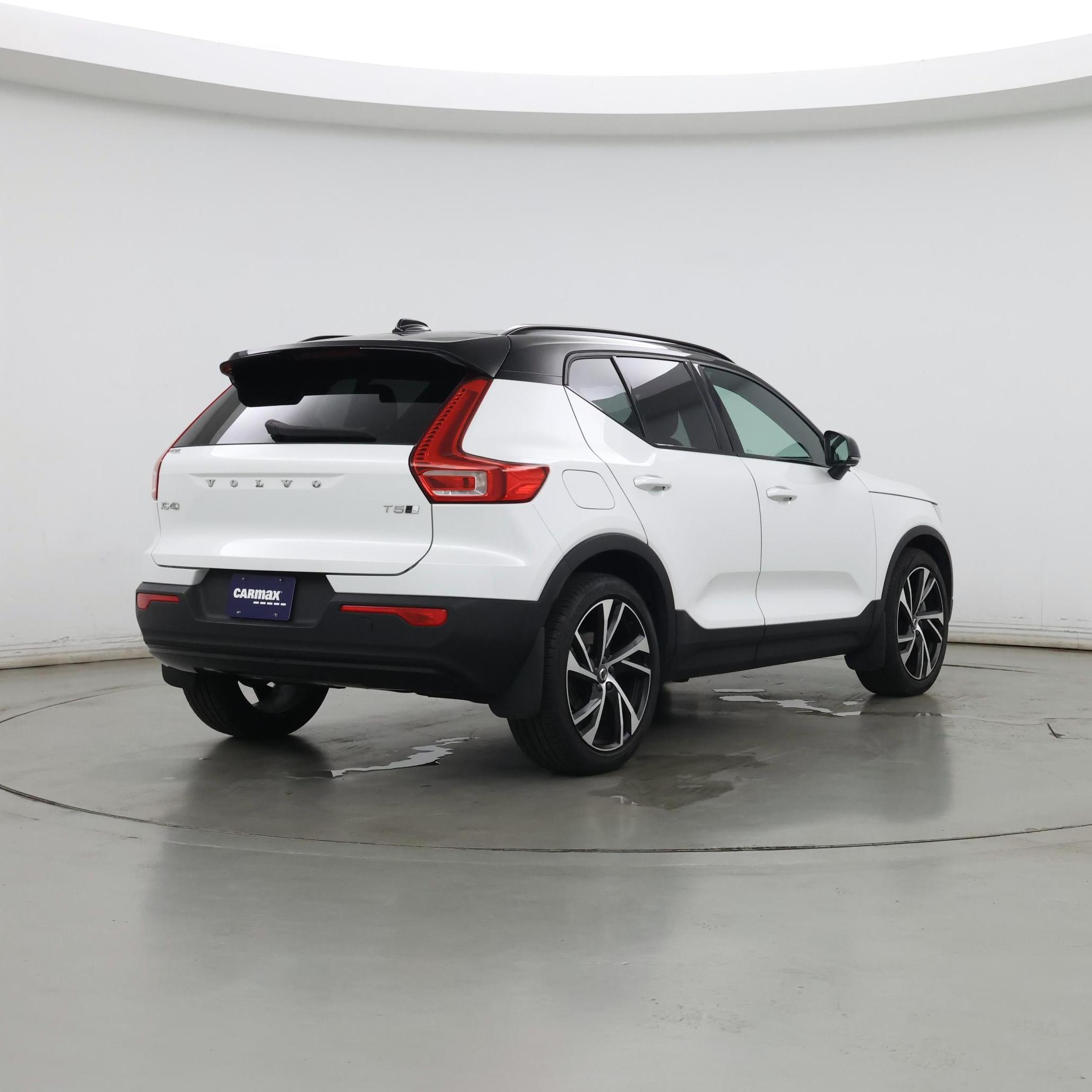 Thumbnail: 2022 Volvo XC40 - 8