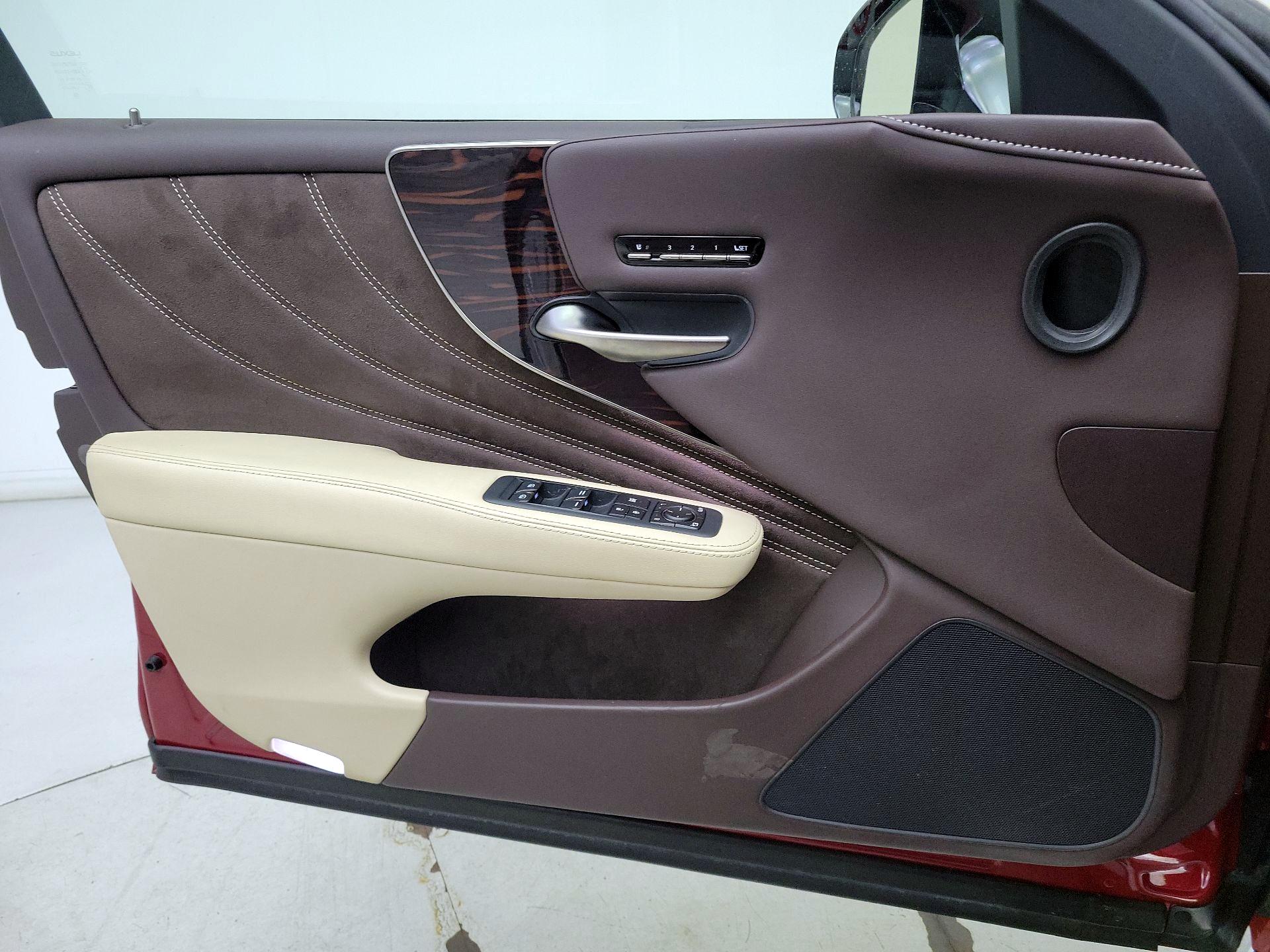 Thumbnail: 2018 Lexus LS - 12