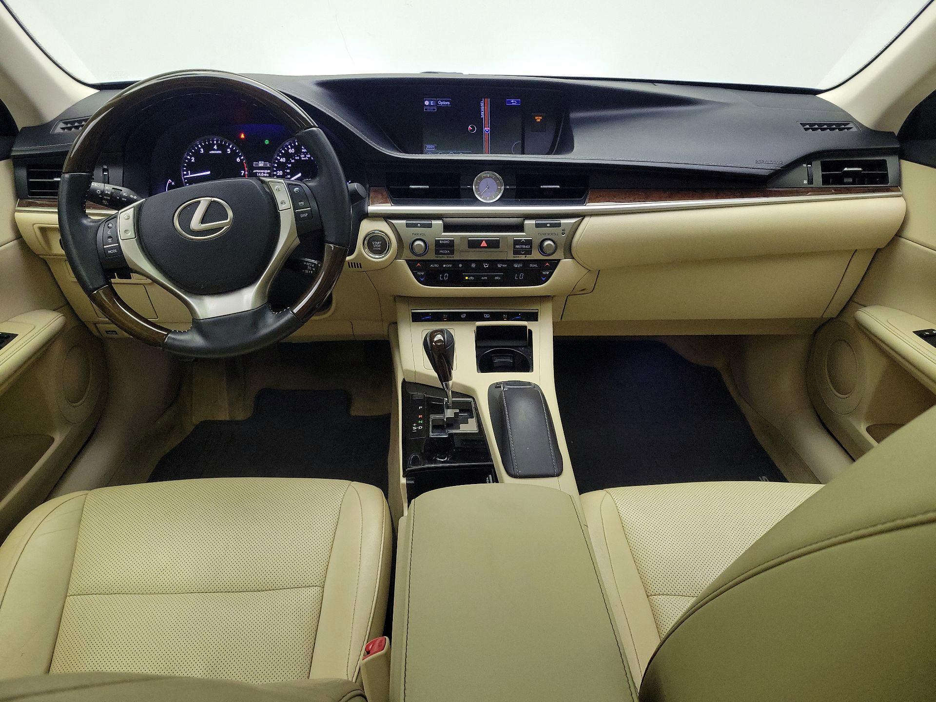 Thumbnail: 2015 Lexus ES - 9