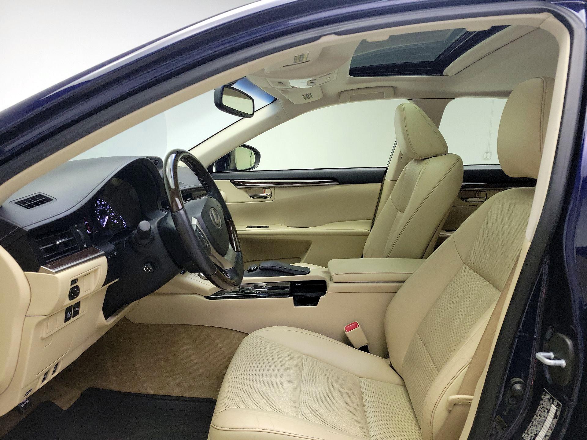 Thumbnail: 2015 Lexus ES - 20