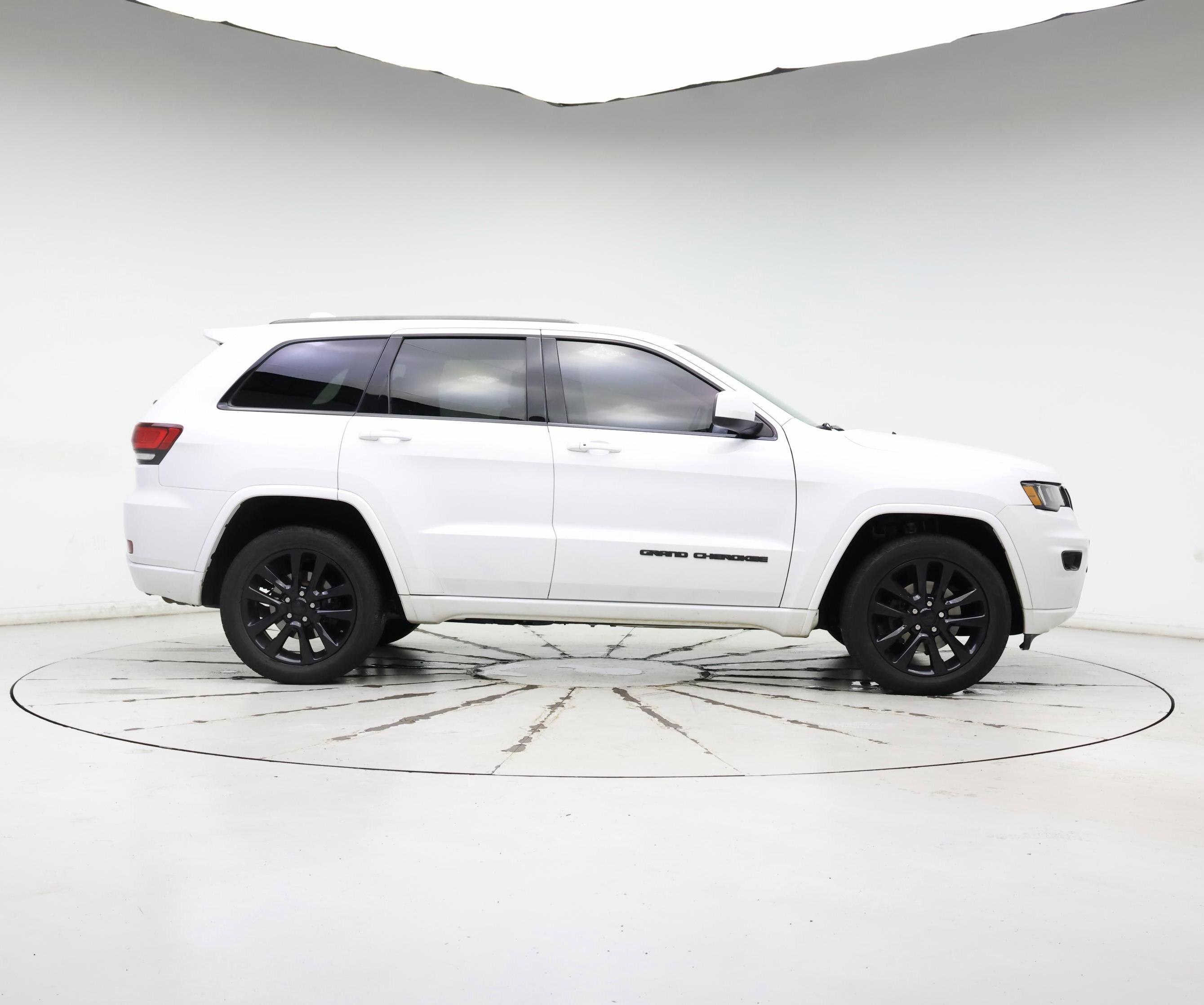 Thumbnail: 2018 Jeep Grand Cherokee - 7