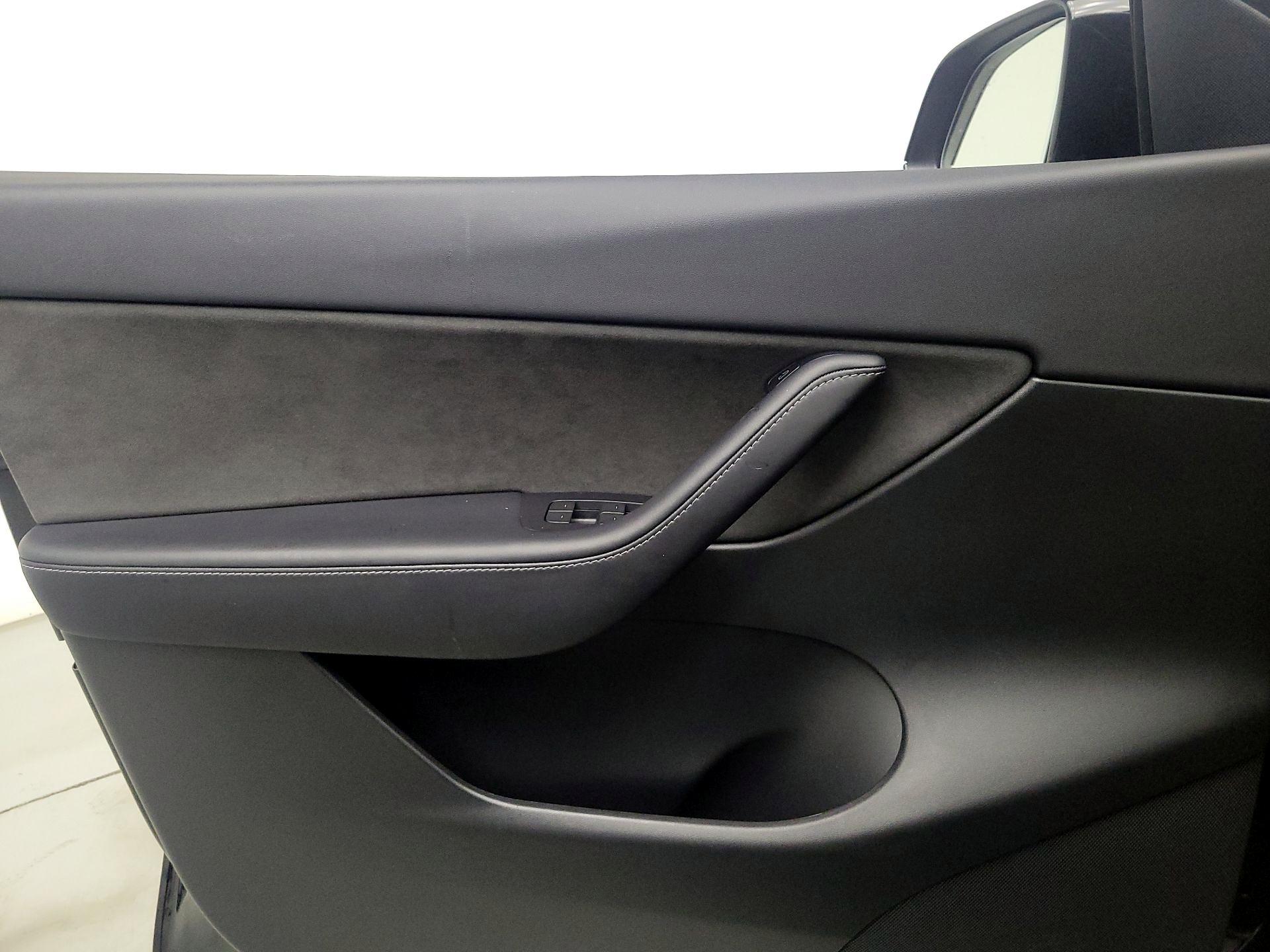 Thumbnail: 2021 Tesla Model Y - 12
