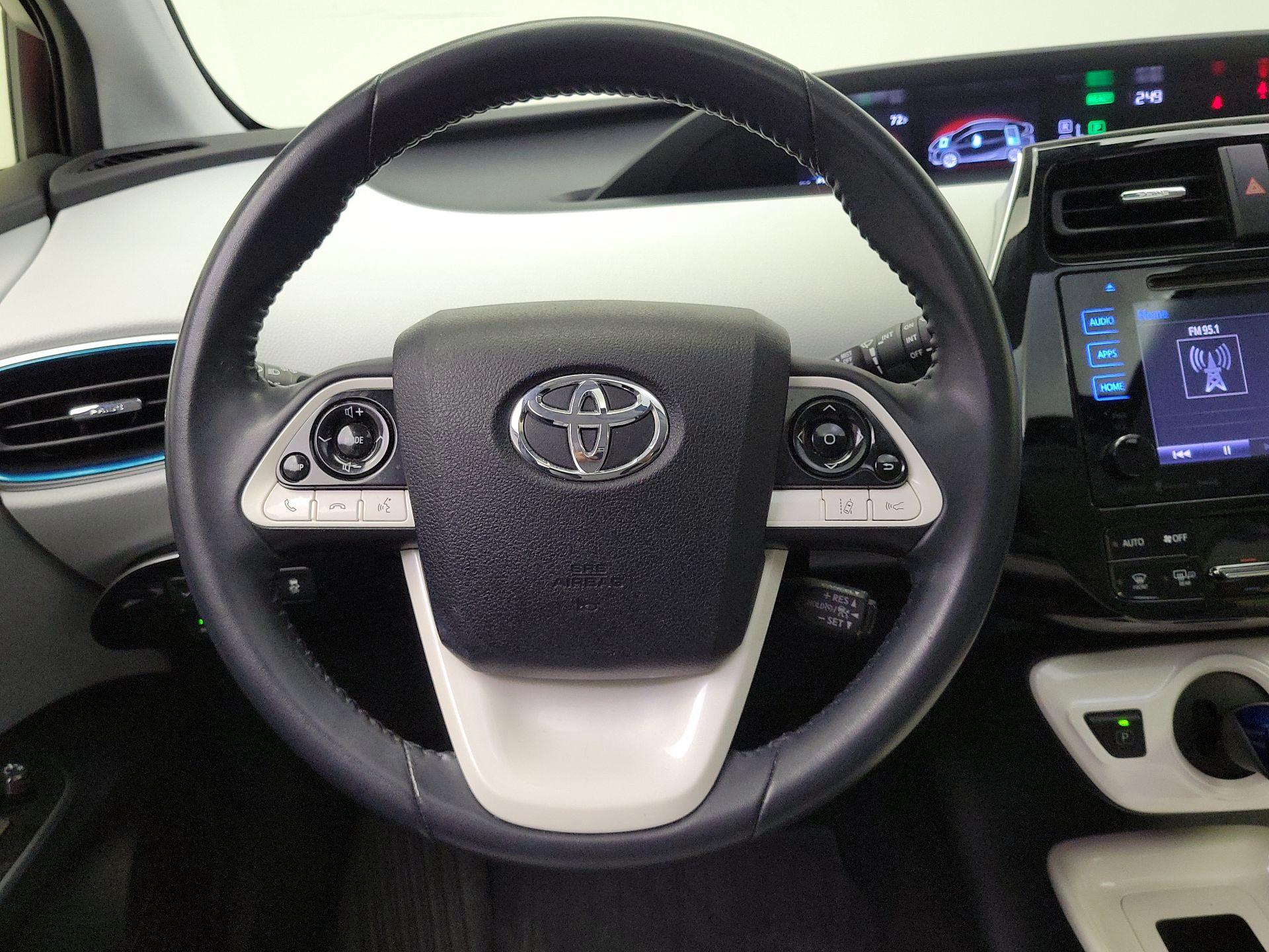 Thumbnail: 2018 Toyota Prius - 10
