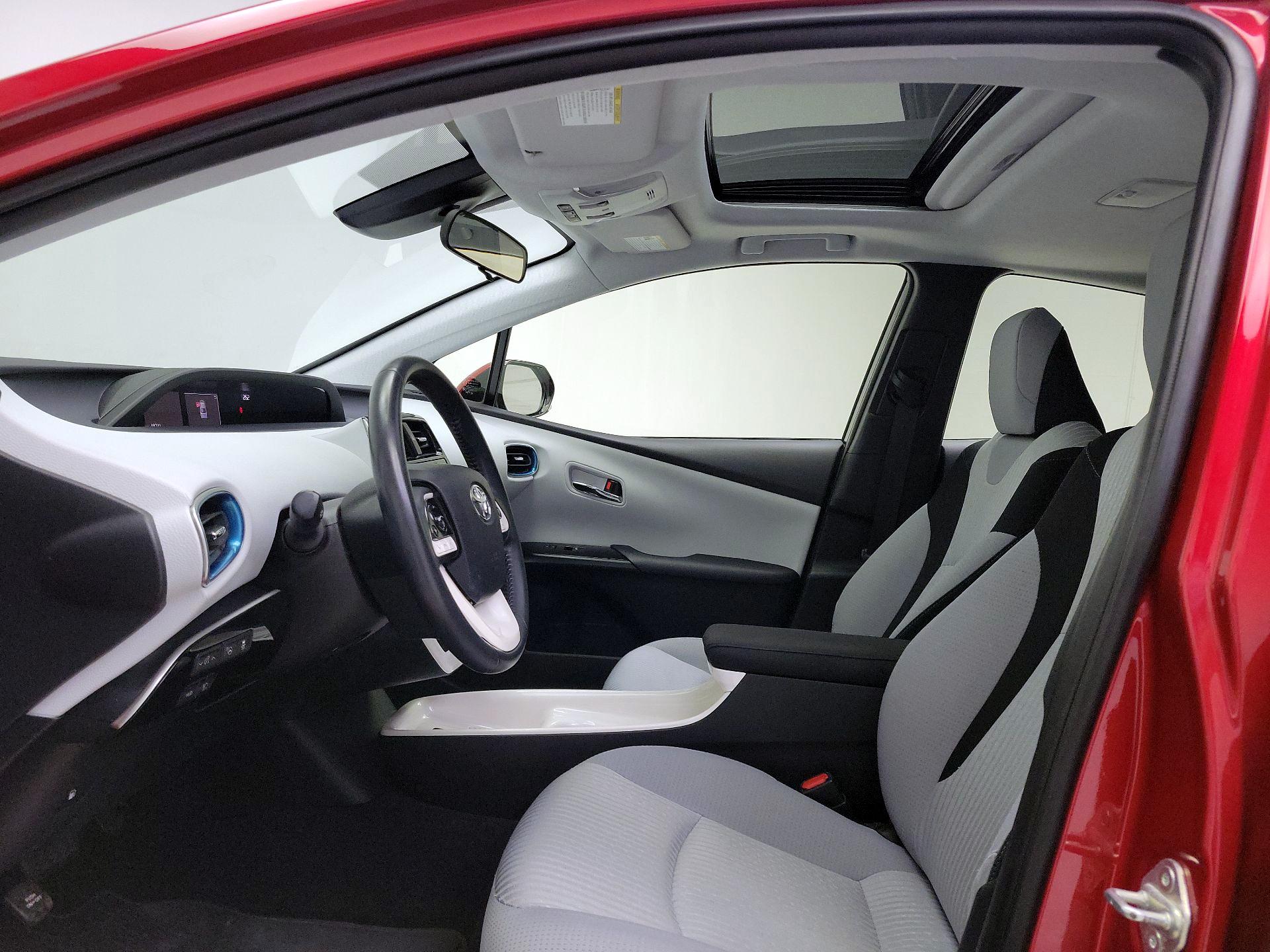 Thumbnail: 2018 Toyota Prius - 20