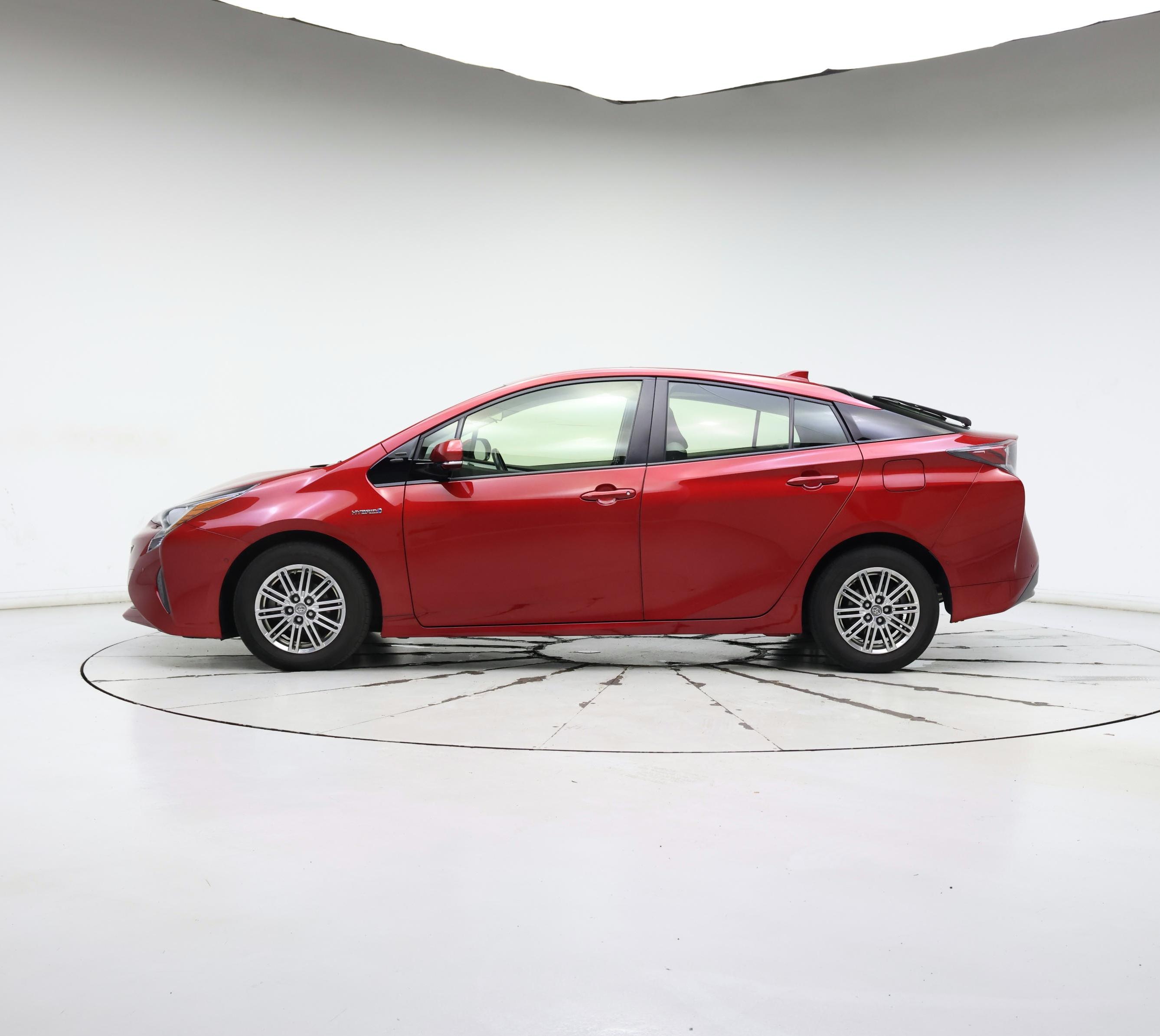 Thumbnail: 2018 Toyota Prius - 3