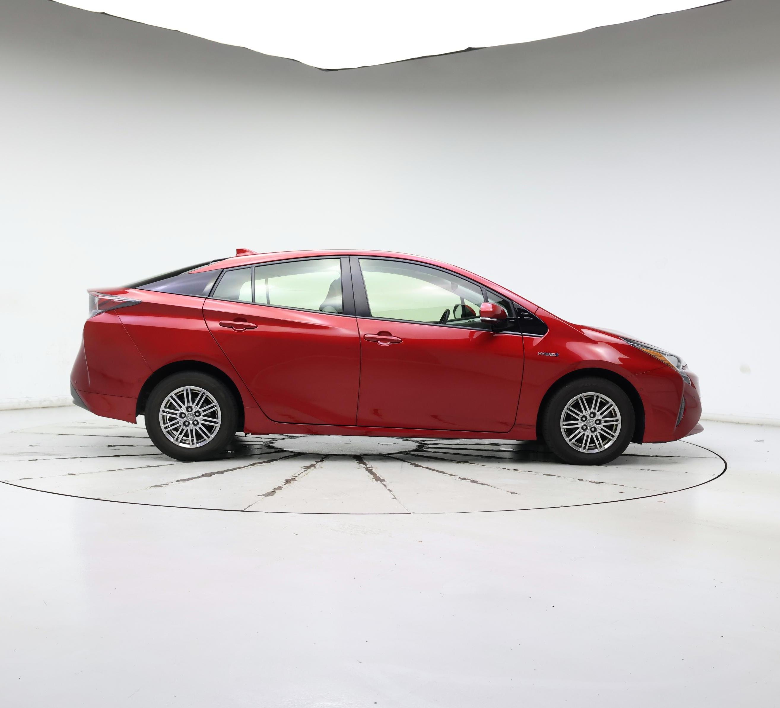 Thumbnail: 2018 Toyota Prius - 7