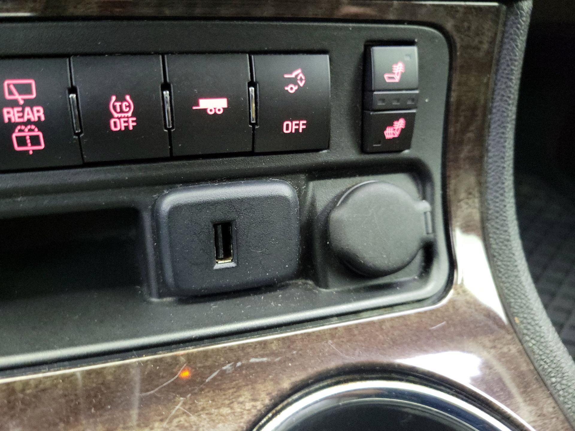 Thumbnail: 2016 GMC Acadia - 19