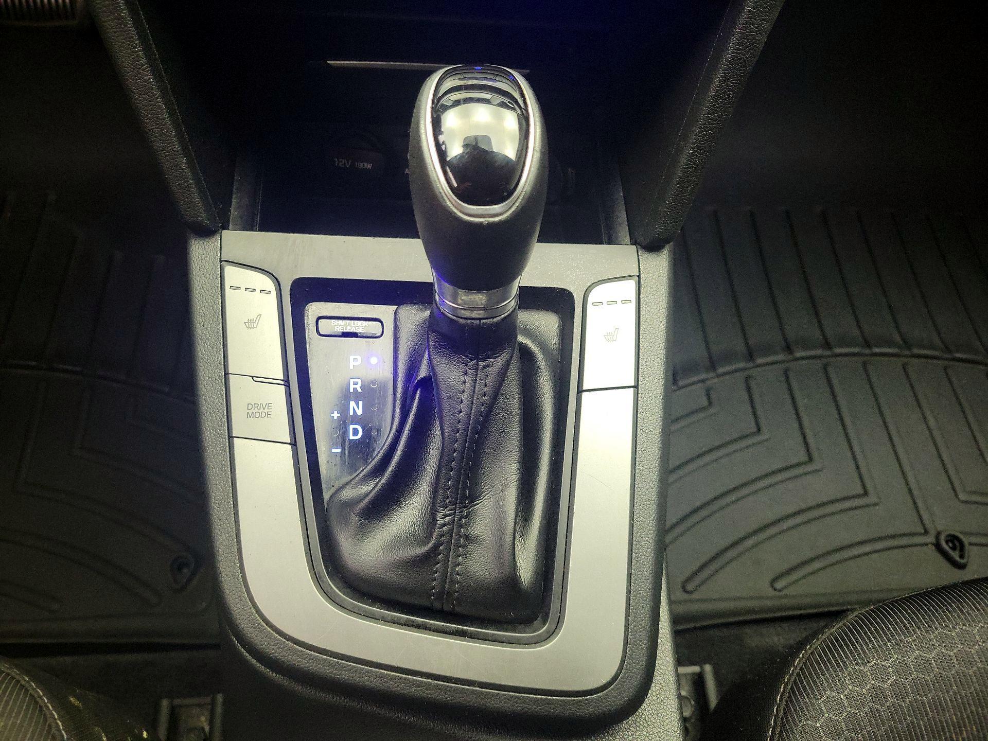 Thumbnail: 2017 Hyundai Elantra - 17