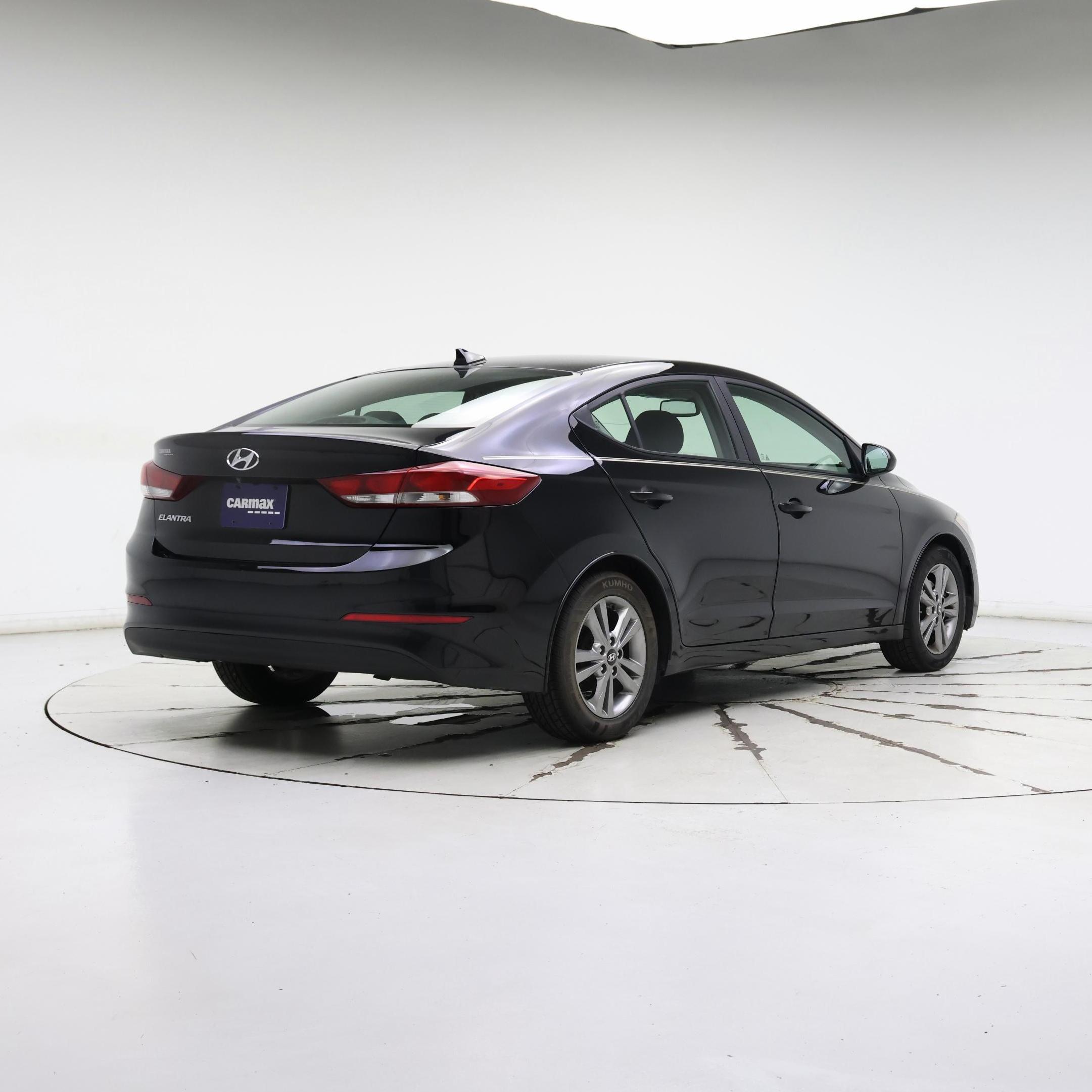 Thumbnail: 2017 Hyundai Elantra - 8