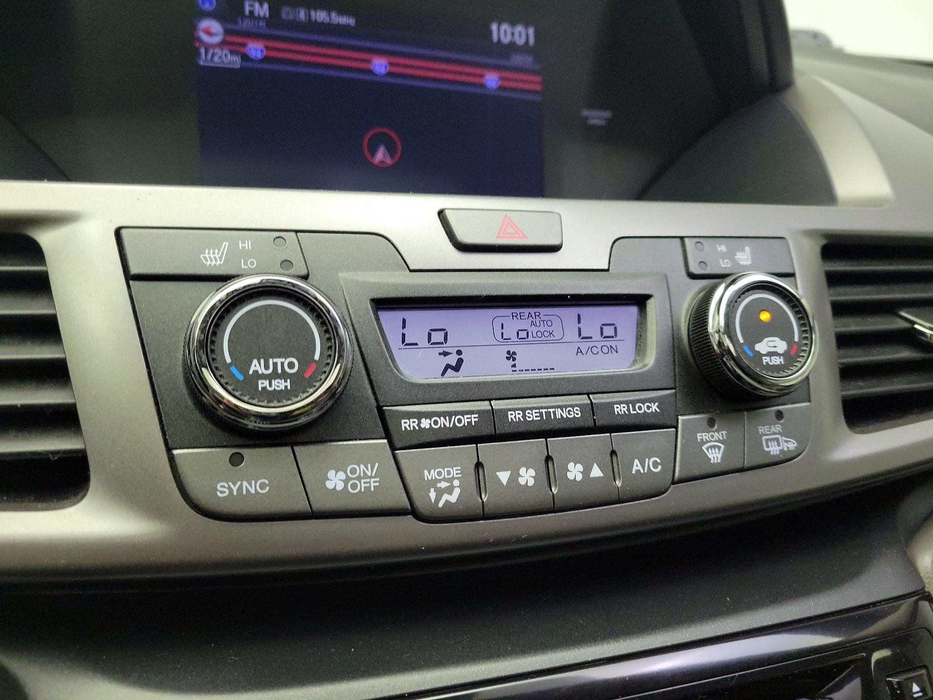 Thumbnail: 2015 Honda Odyssey - 17